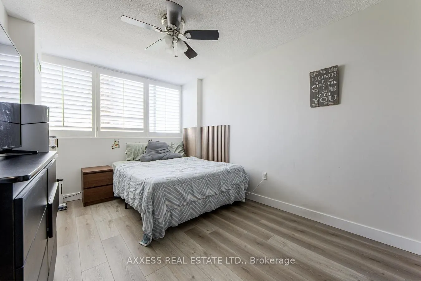 3590 Kaneff Crescent, #609