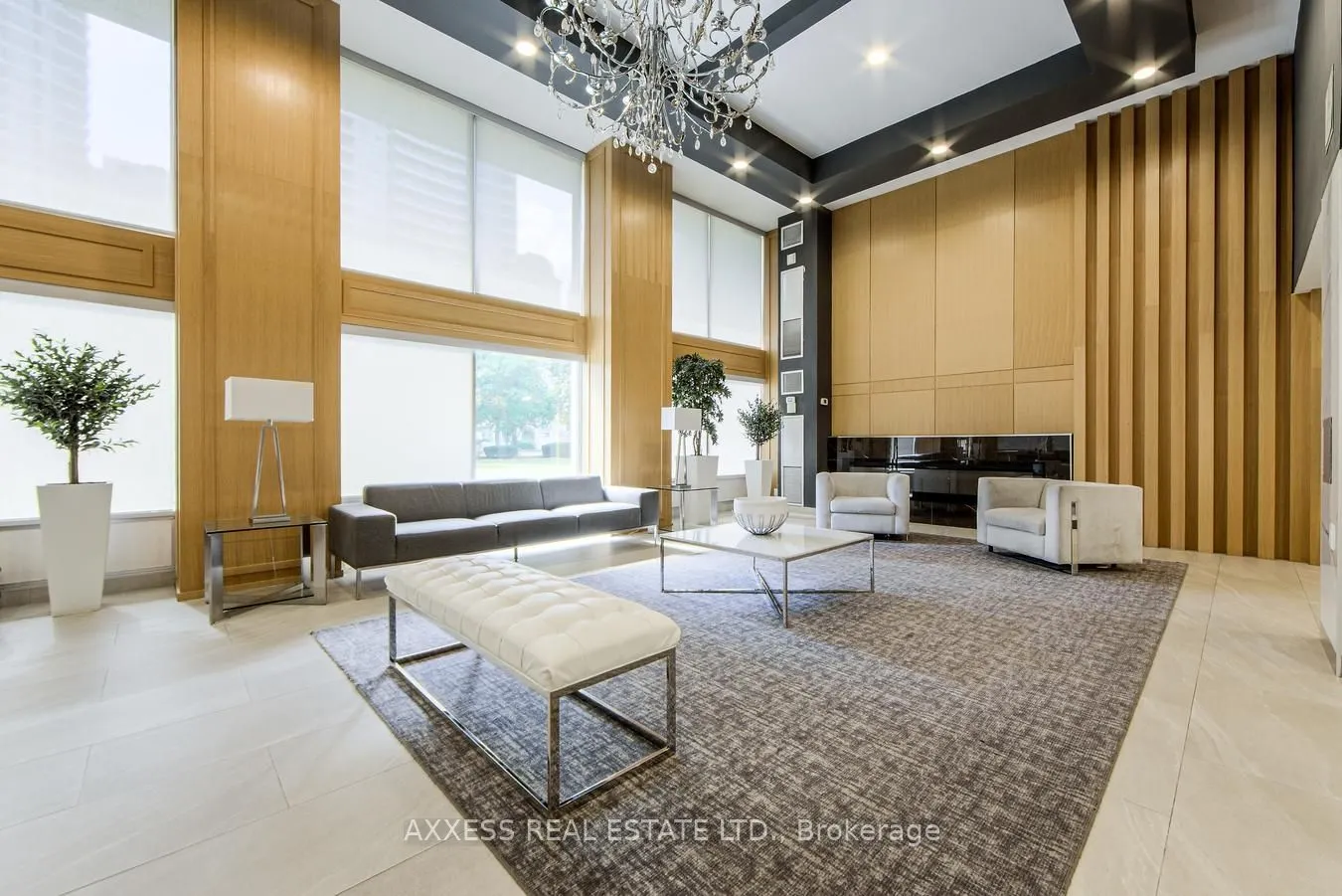 3590 Kaneff Crescent, #609