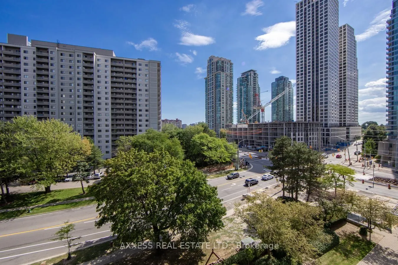 3590 Kaneff Crescent, #609