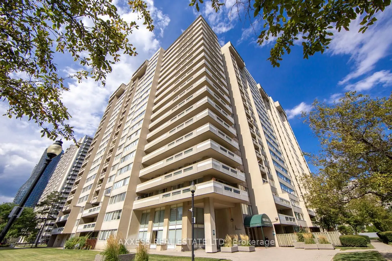 3590 Kaneff Crescent, #609