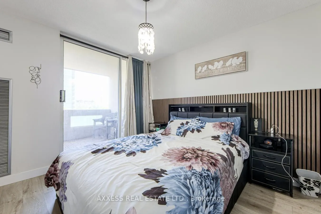 3590 Kaneff Crescent, #609