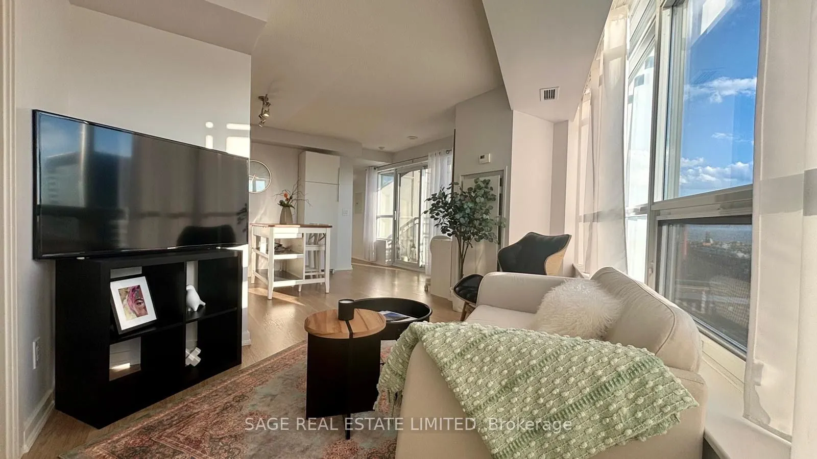 38 Joe Shuster Way, #1518