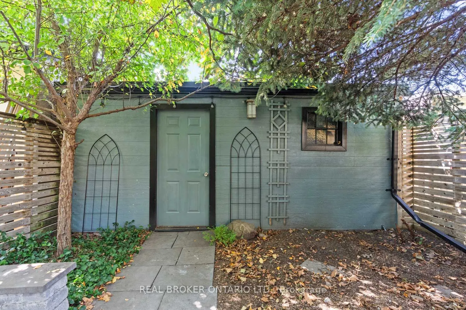 82 Salem Avenue