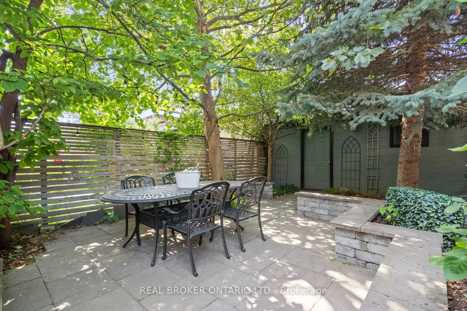82 Salem Avenue
