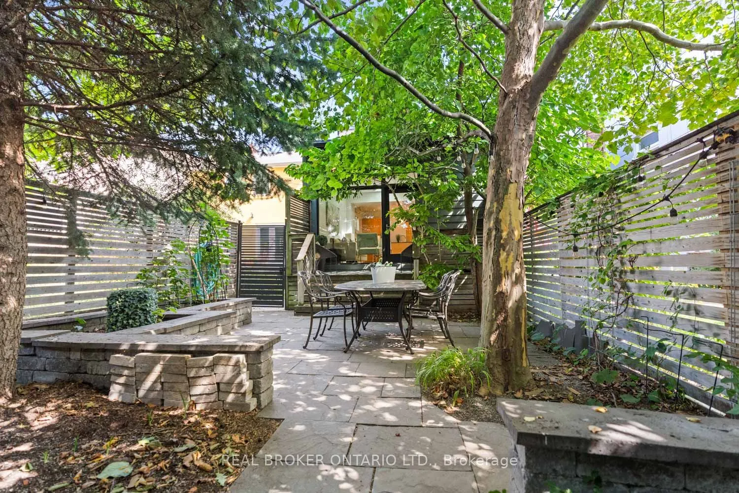 82 Salem Avenue