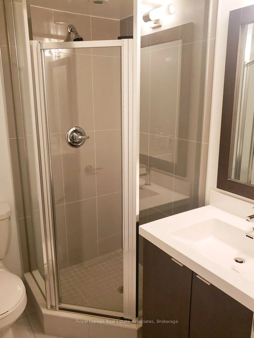 7 Mabelle Avenue, #1106