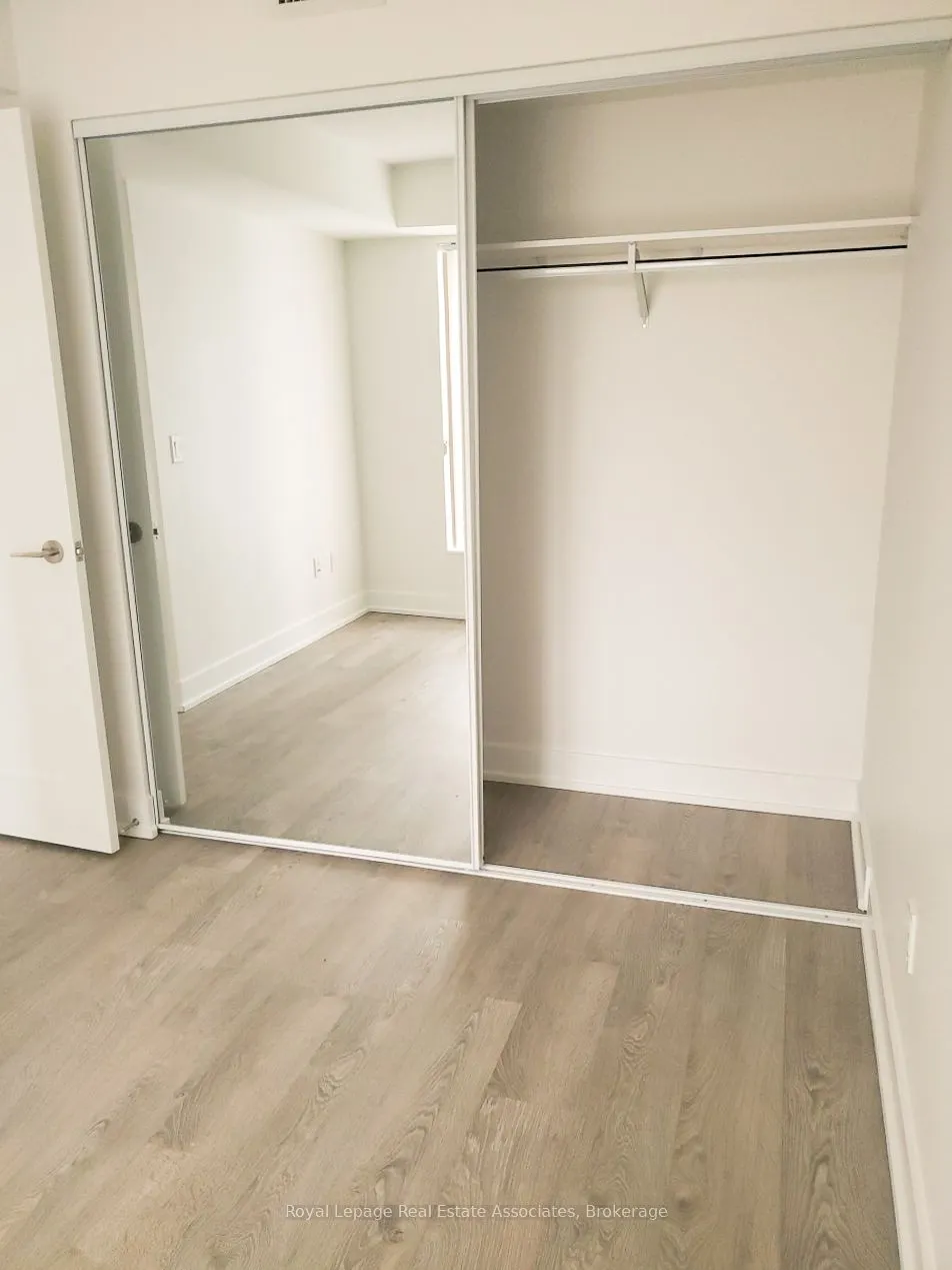 7 Mabelle Avenue, #1106