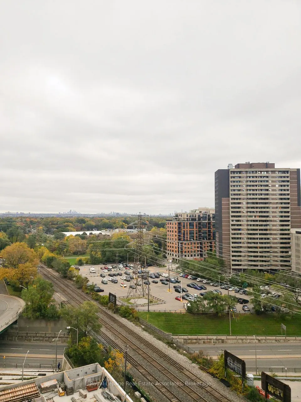7 Mabelle Avenue, #1106