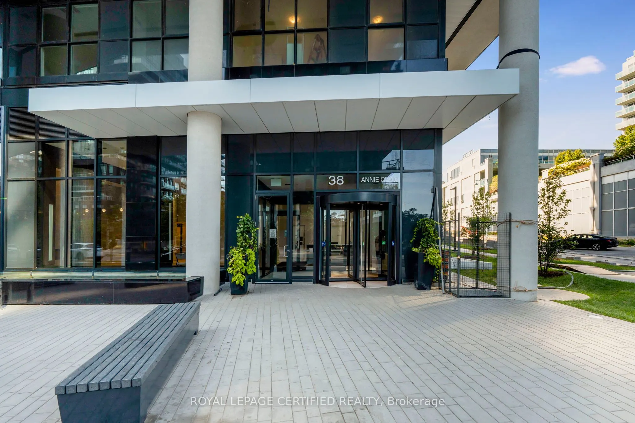 38 Annie Craig Drive S, #2108
