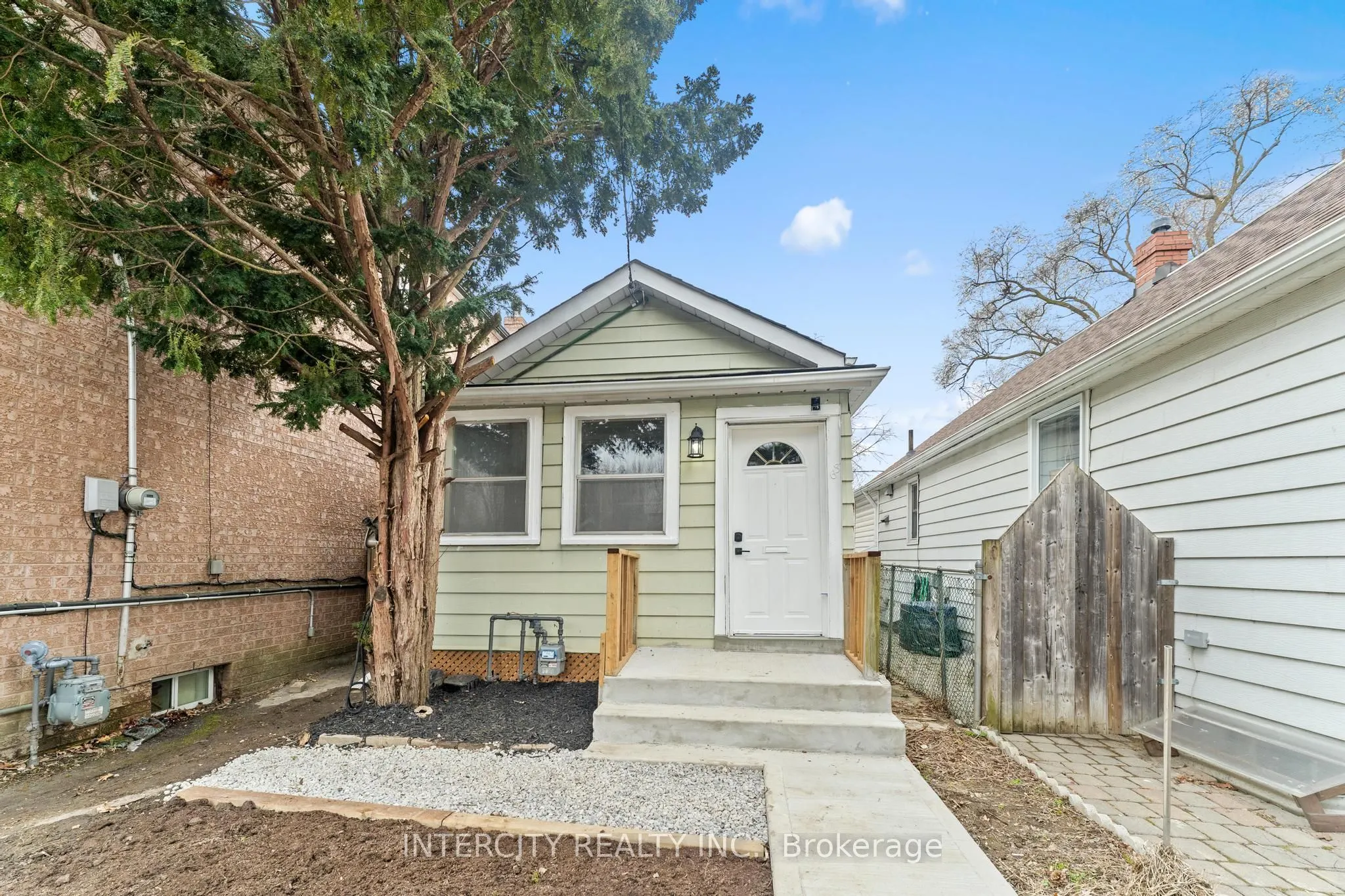 68 Greendale Avenue