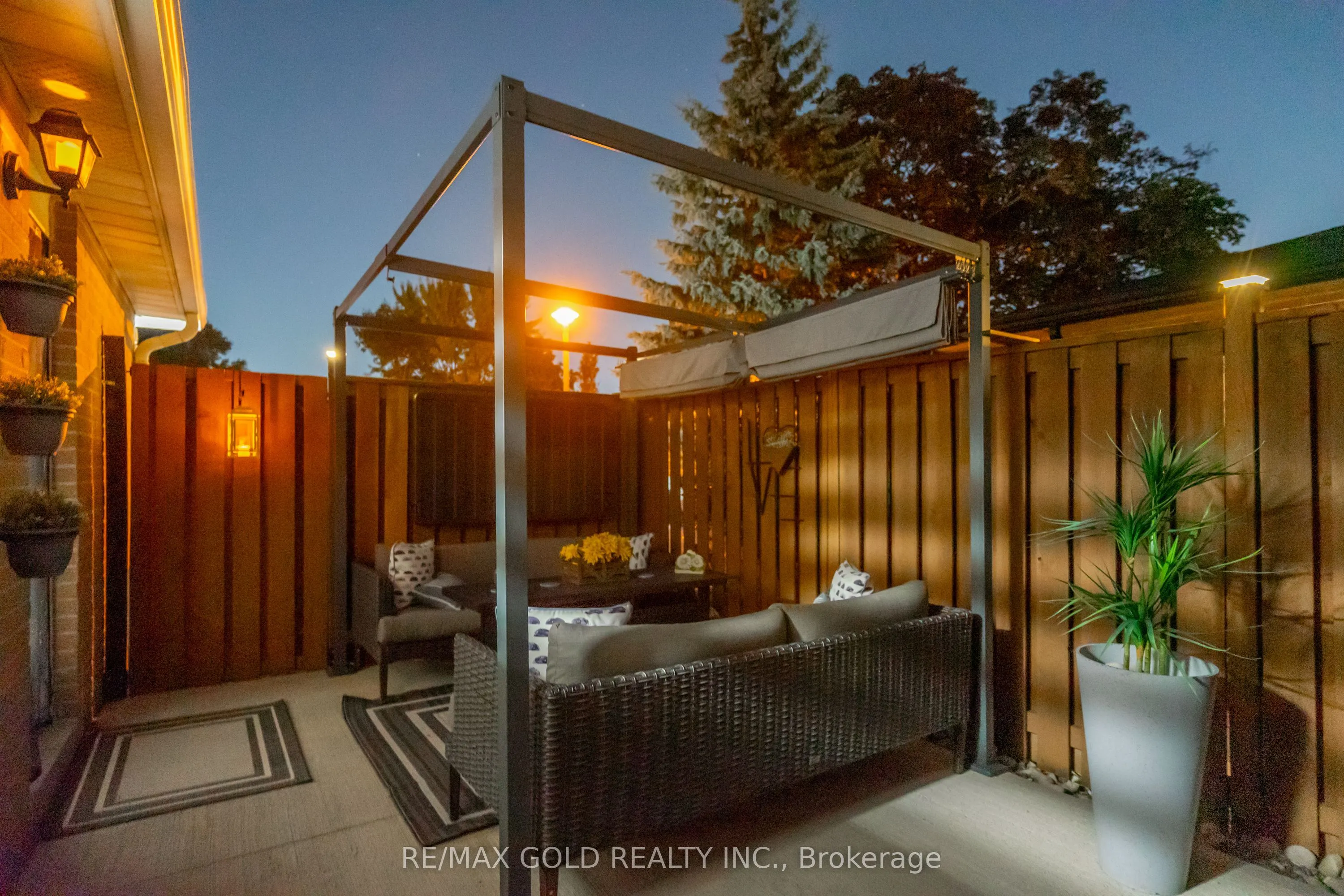 118 Fallingdale Crescent