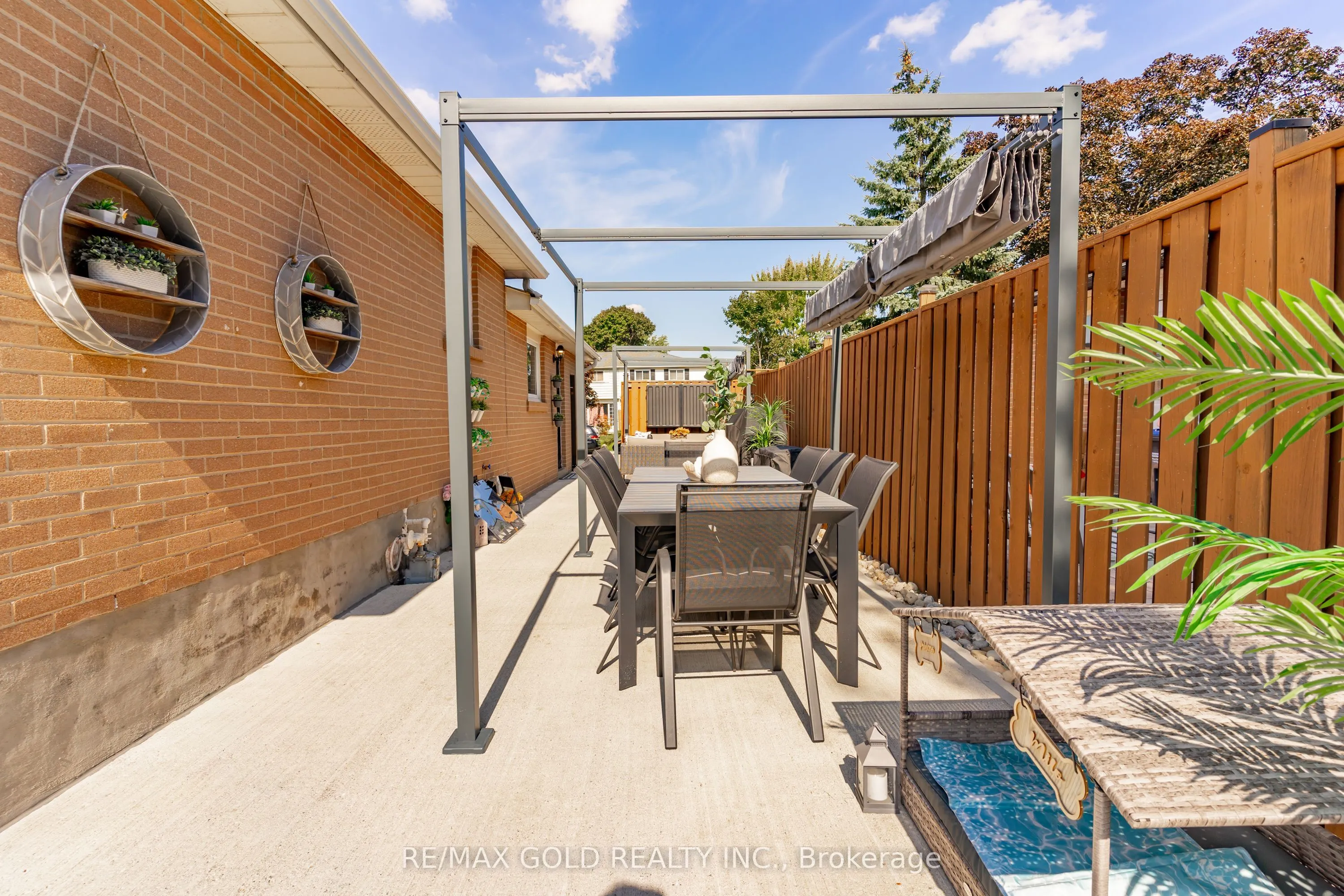 118 Fallingdale Crescent