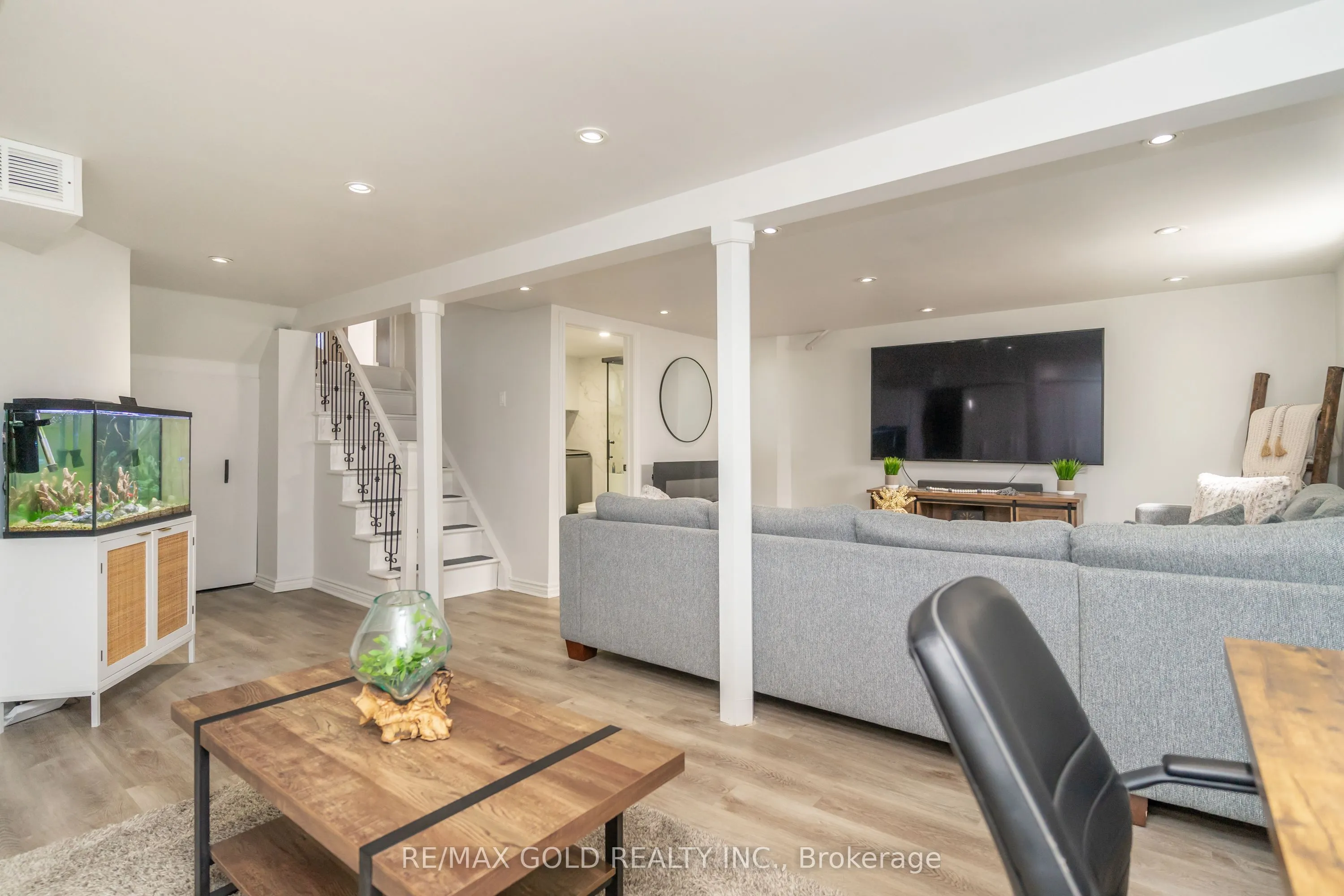 118 Fallingdale Crescent
