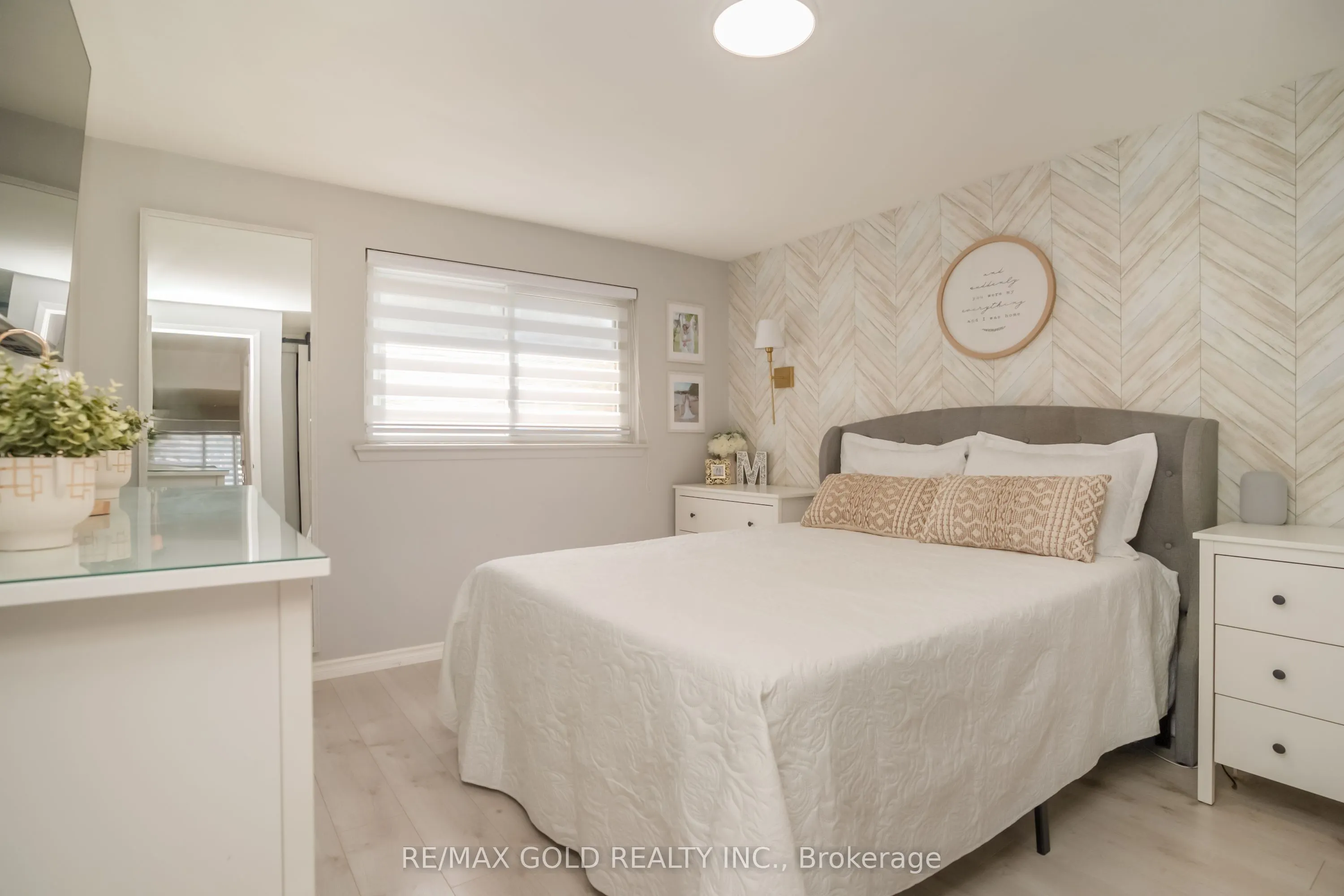 118 Fallingdale Crescent