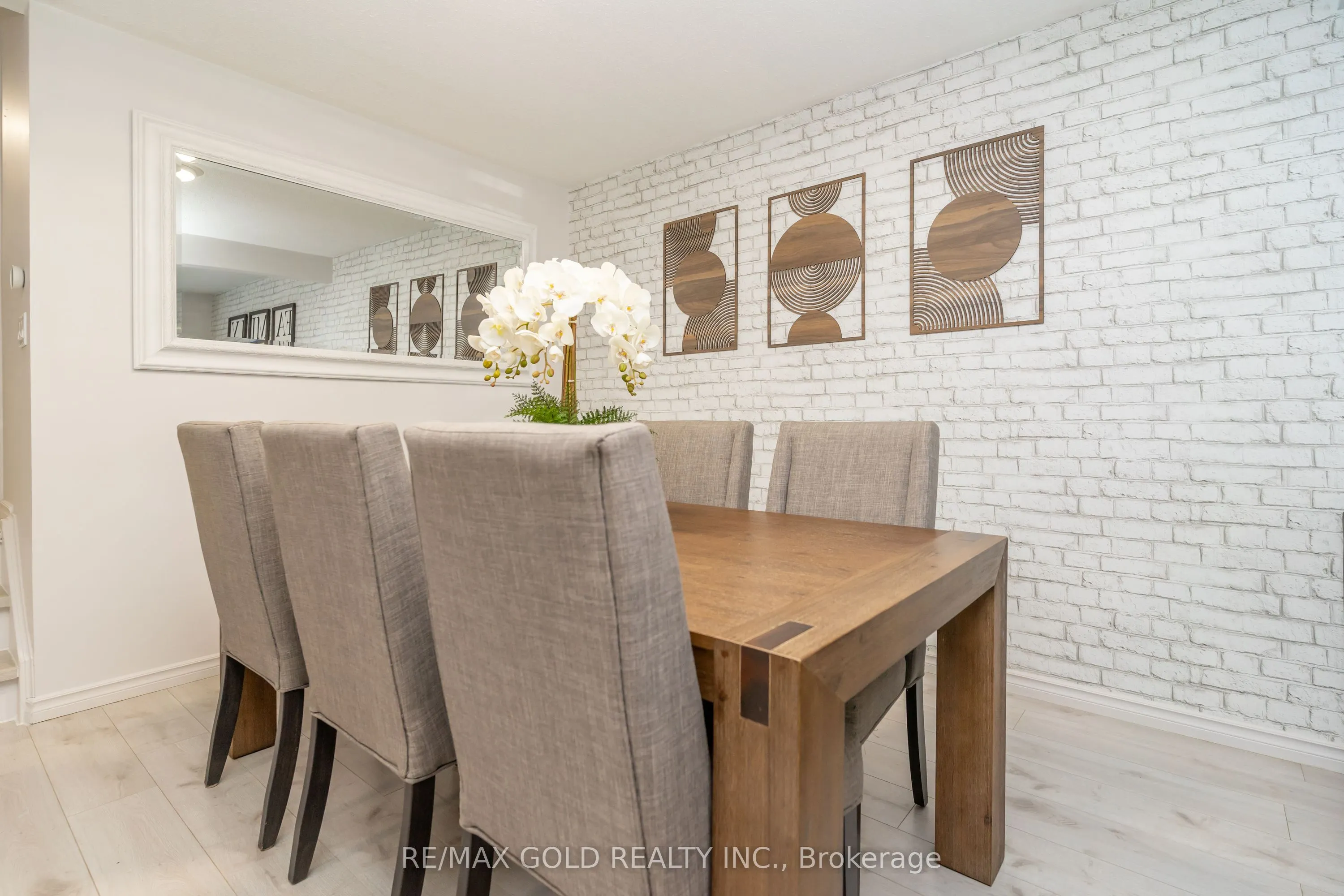 118 Fallingdale Crescent