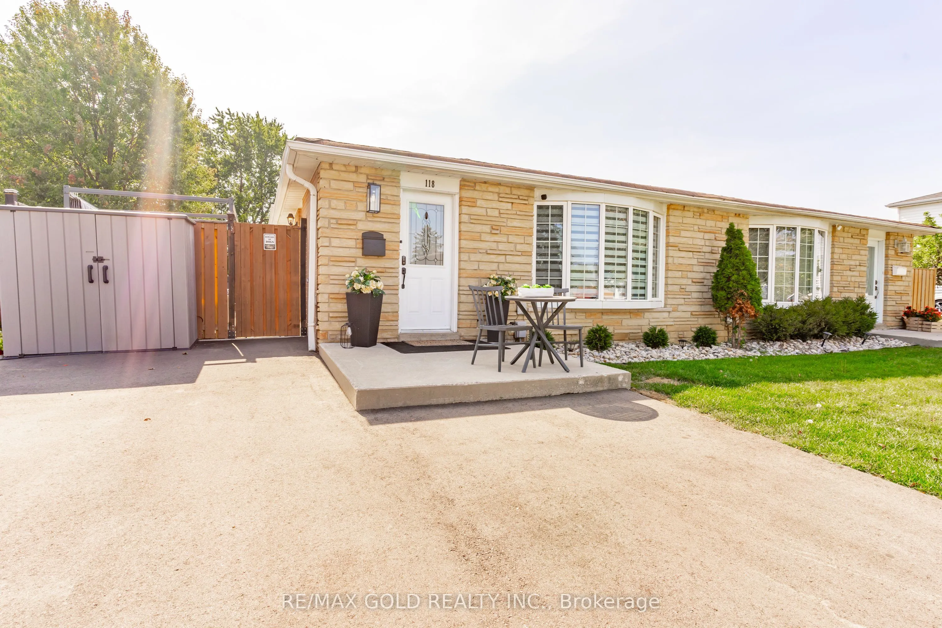 118 Fallingdale Crescent