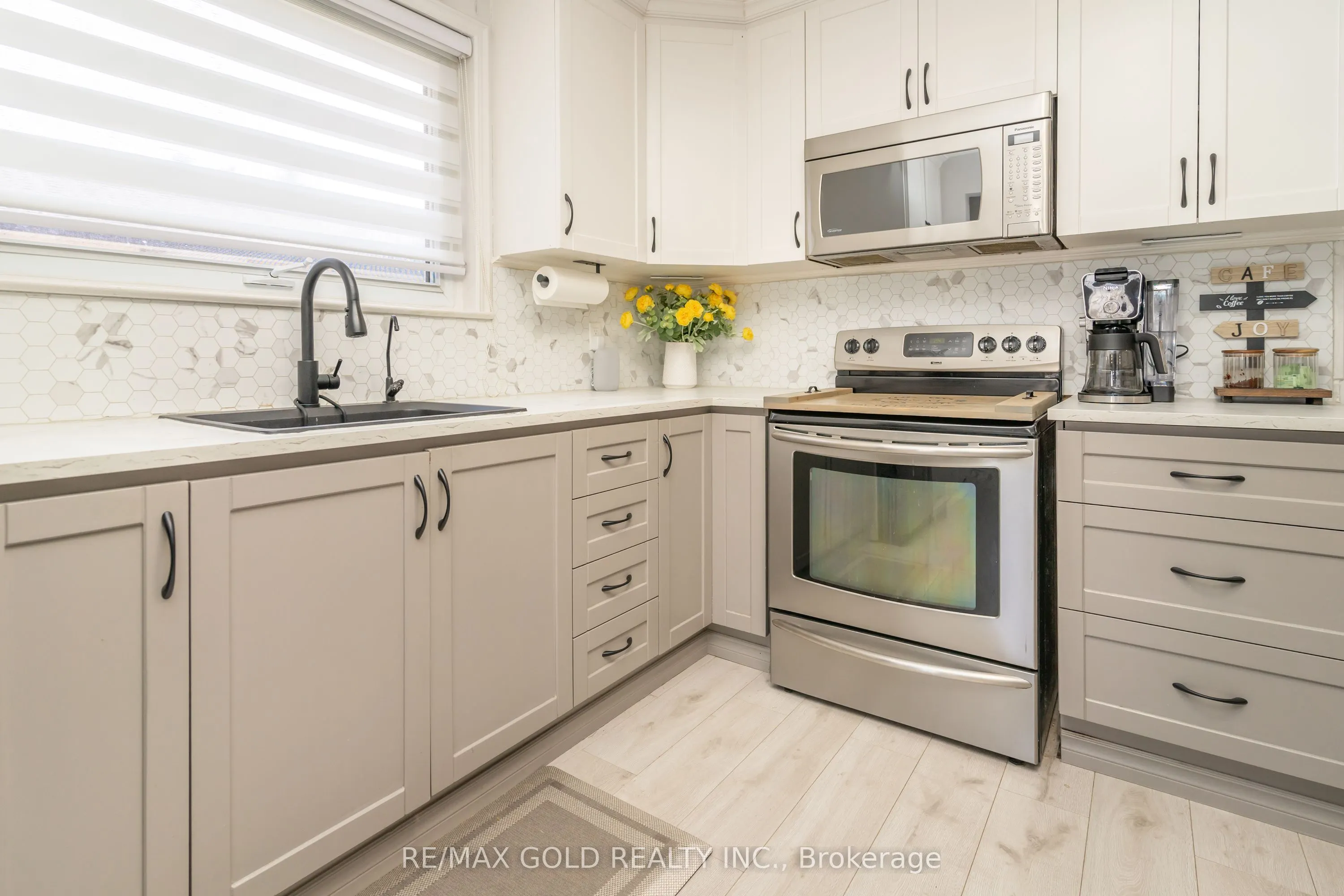 118 Fallingdale Crescent