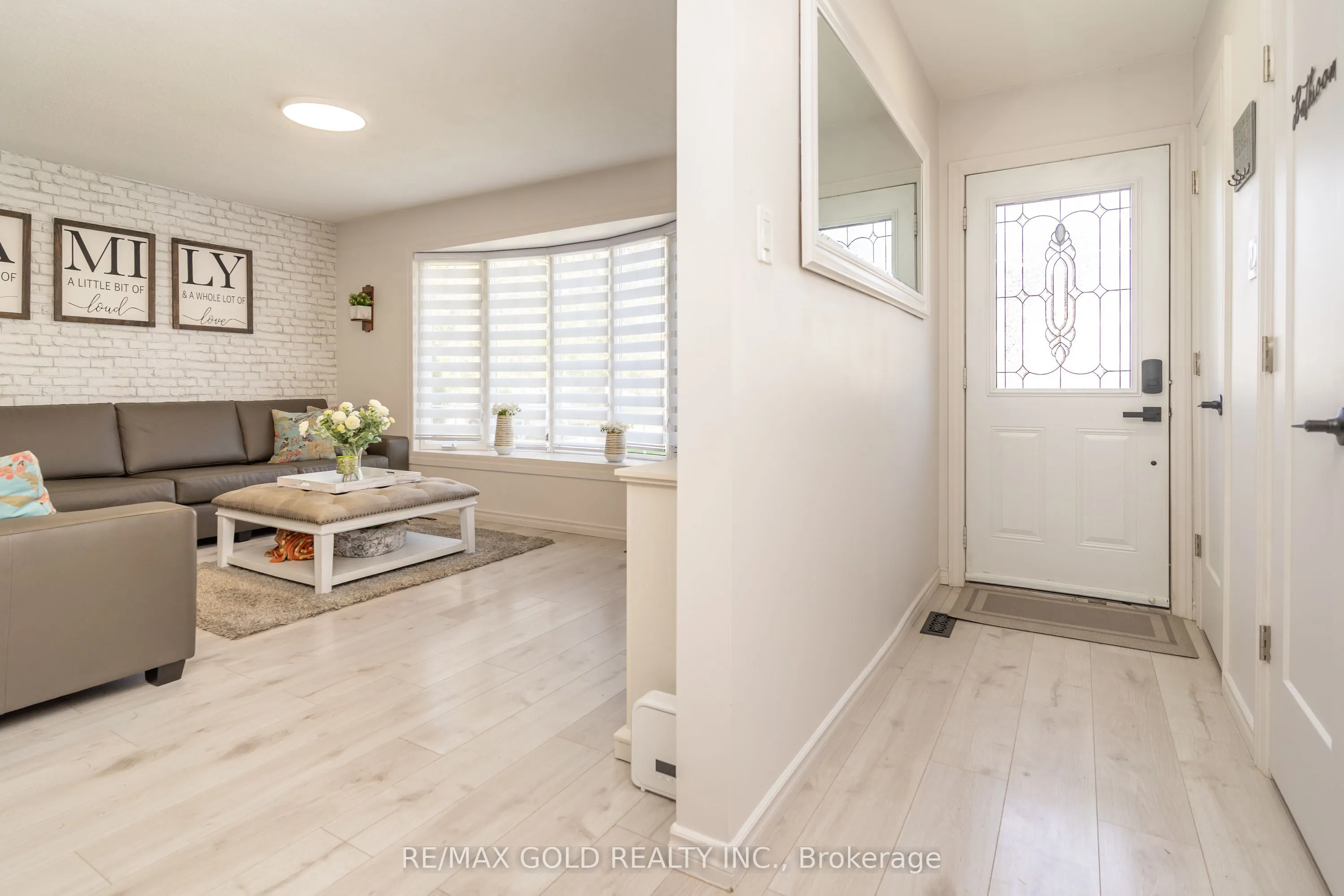 118 Fallingdale Crescent