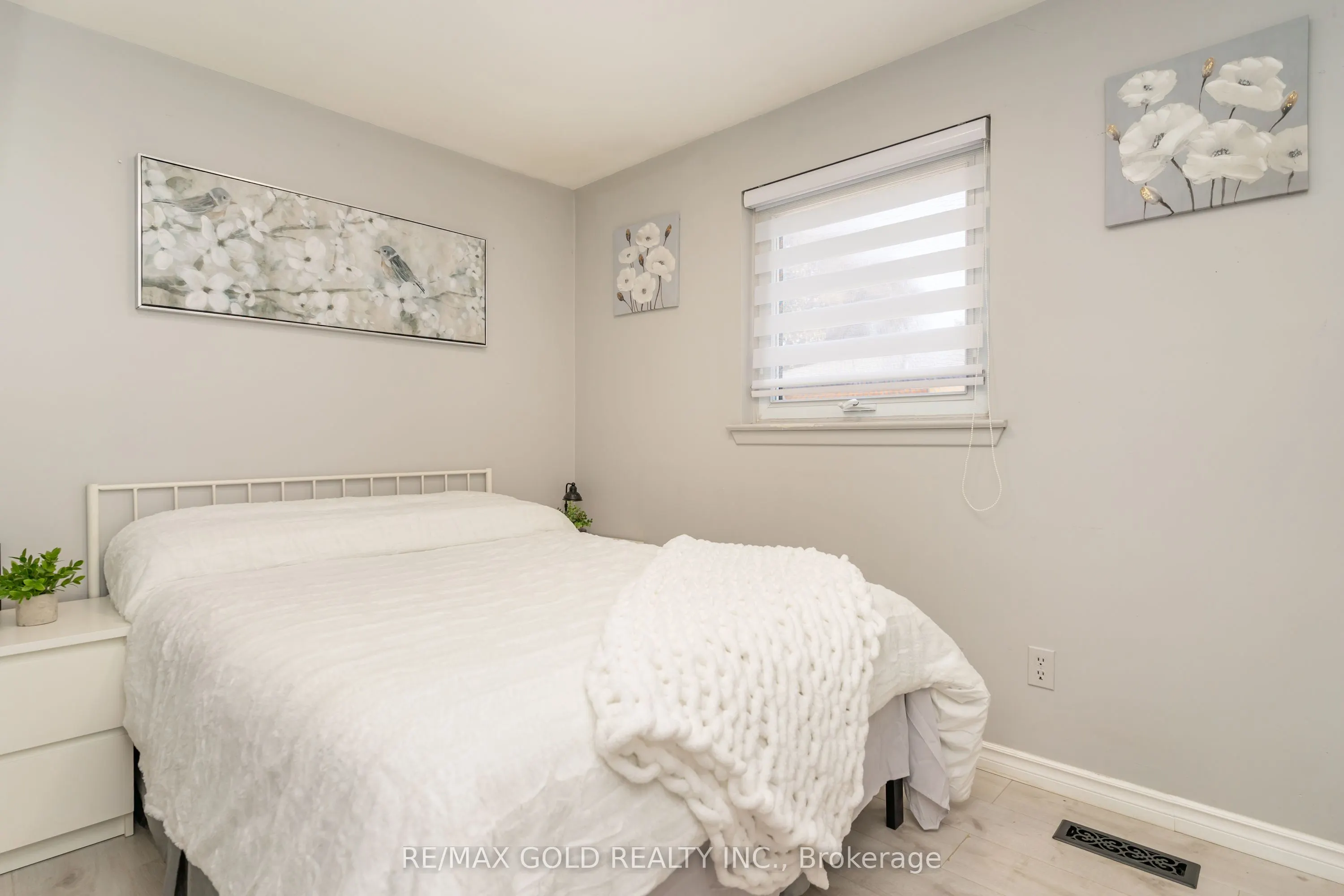 118 Fallingdale Crescent