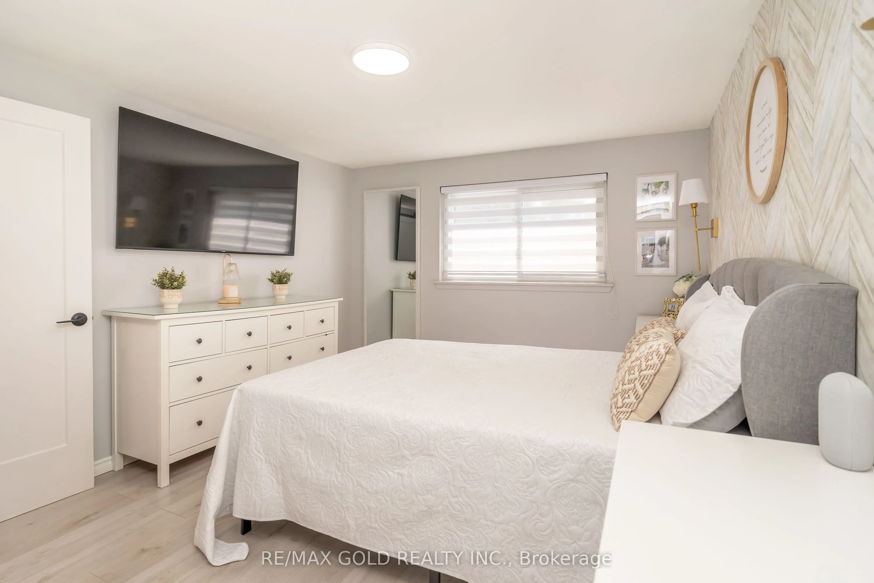 118 Fallingdale Crescent