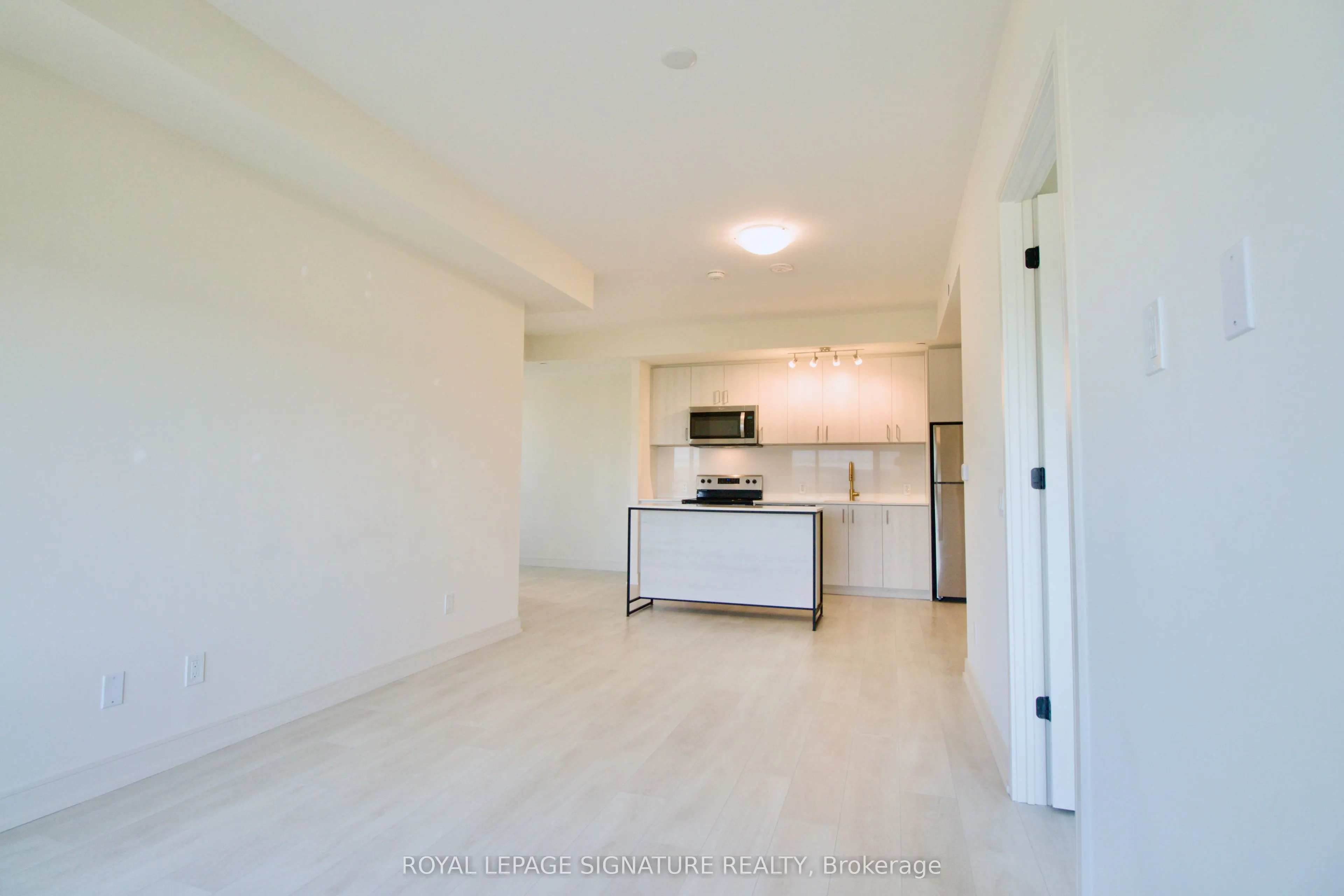 8010 Derry Road, #1007