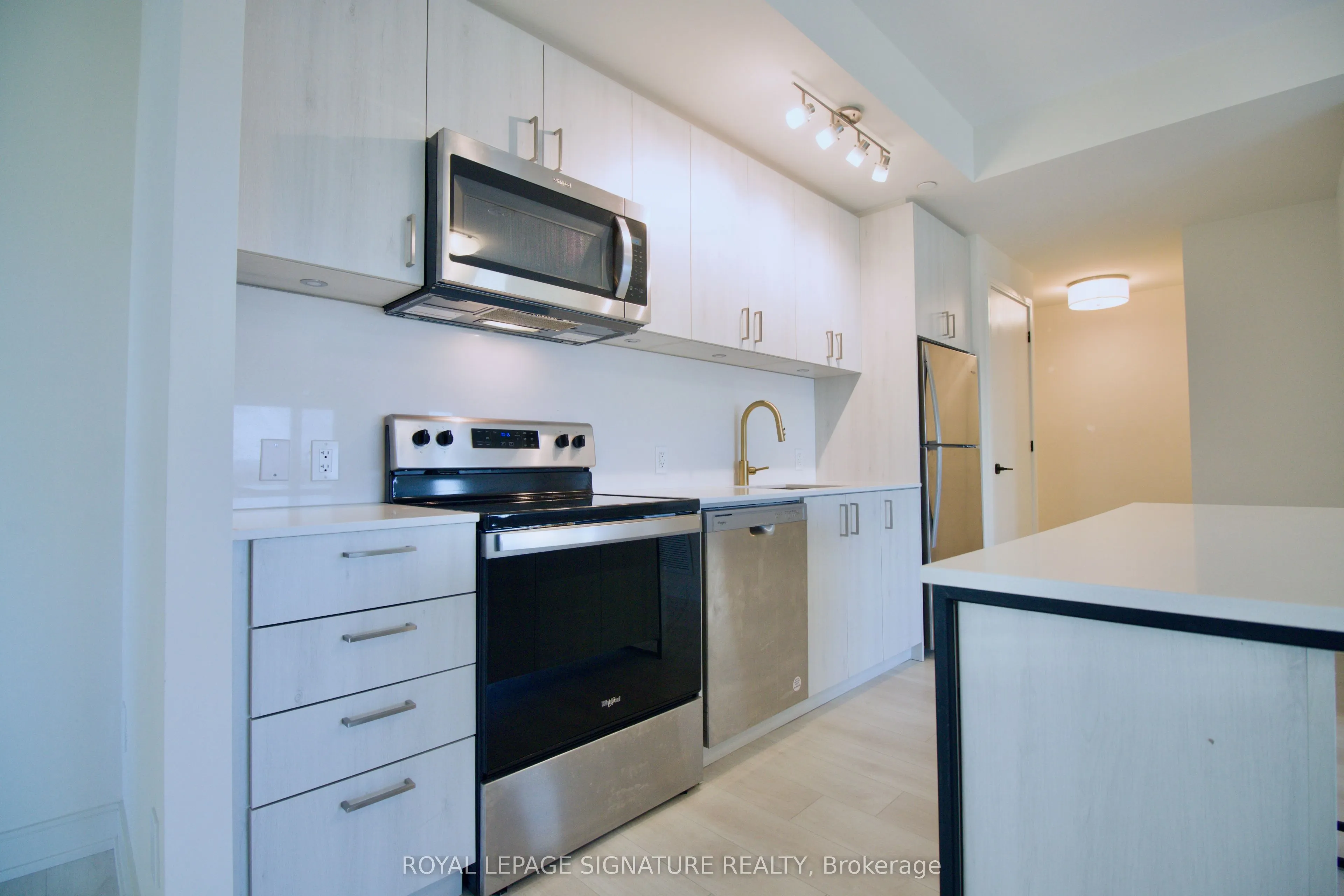 8010 Derry Road, #1007