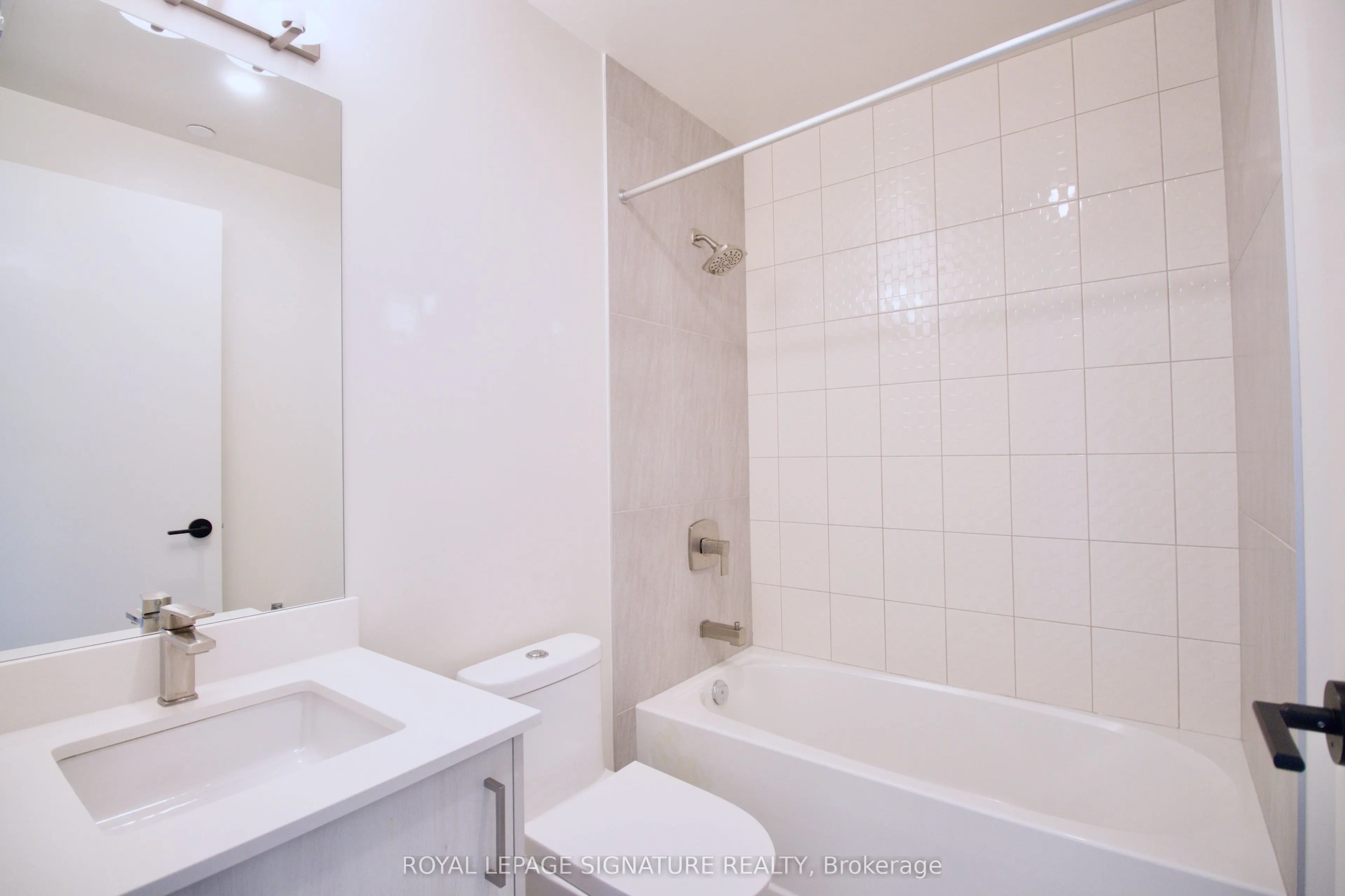 8010 Derry Road, #1007