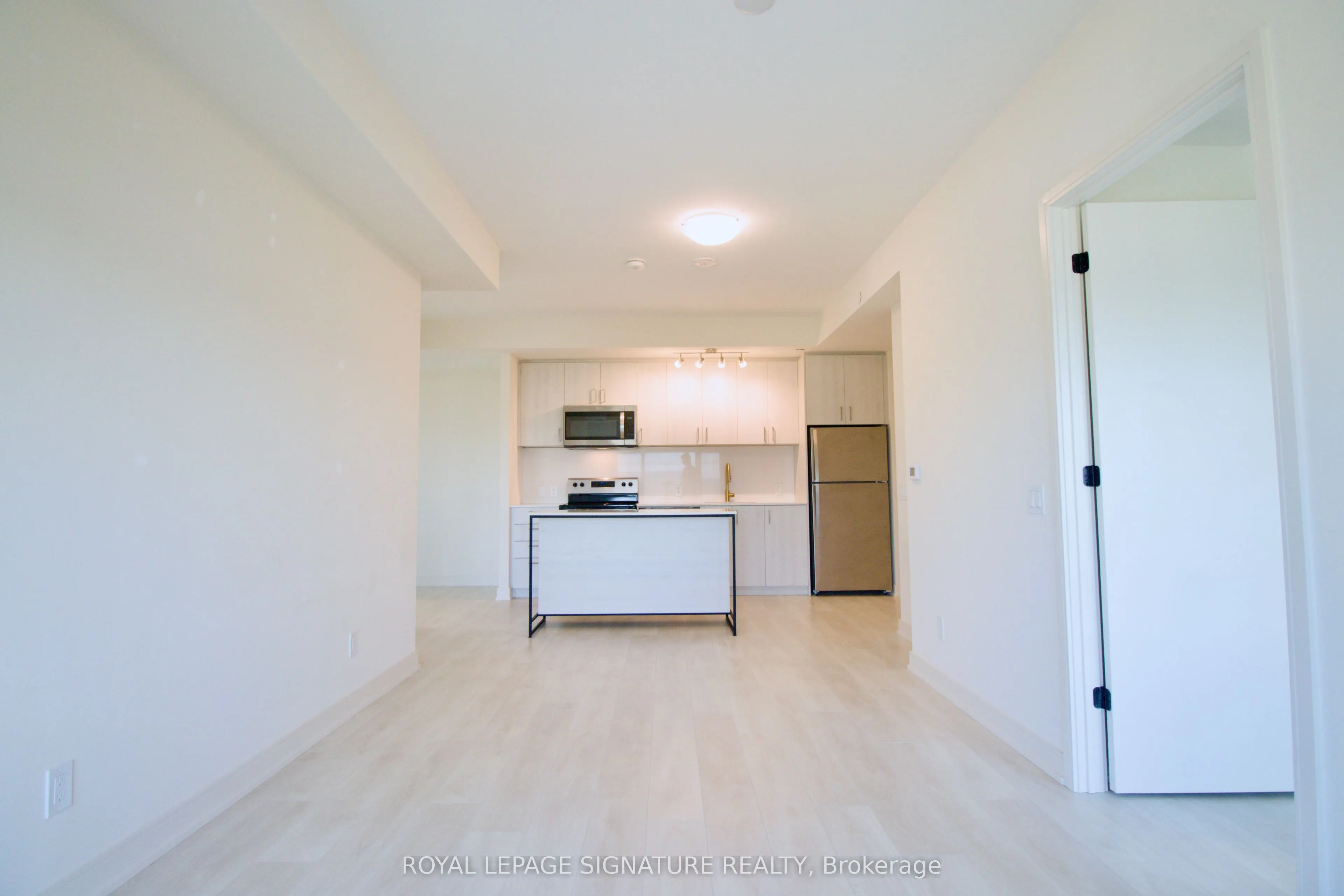 8010 Derry Road, #1007