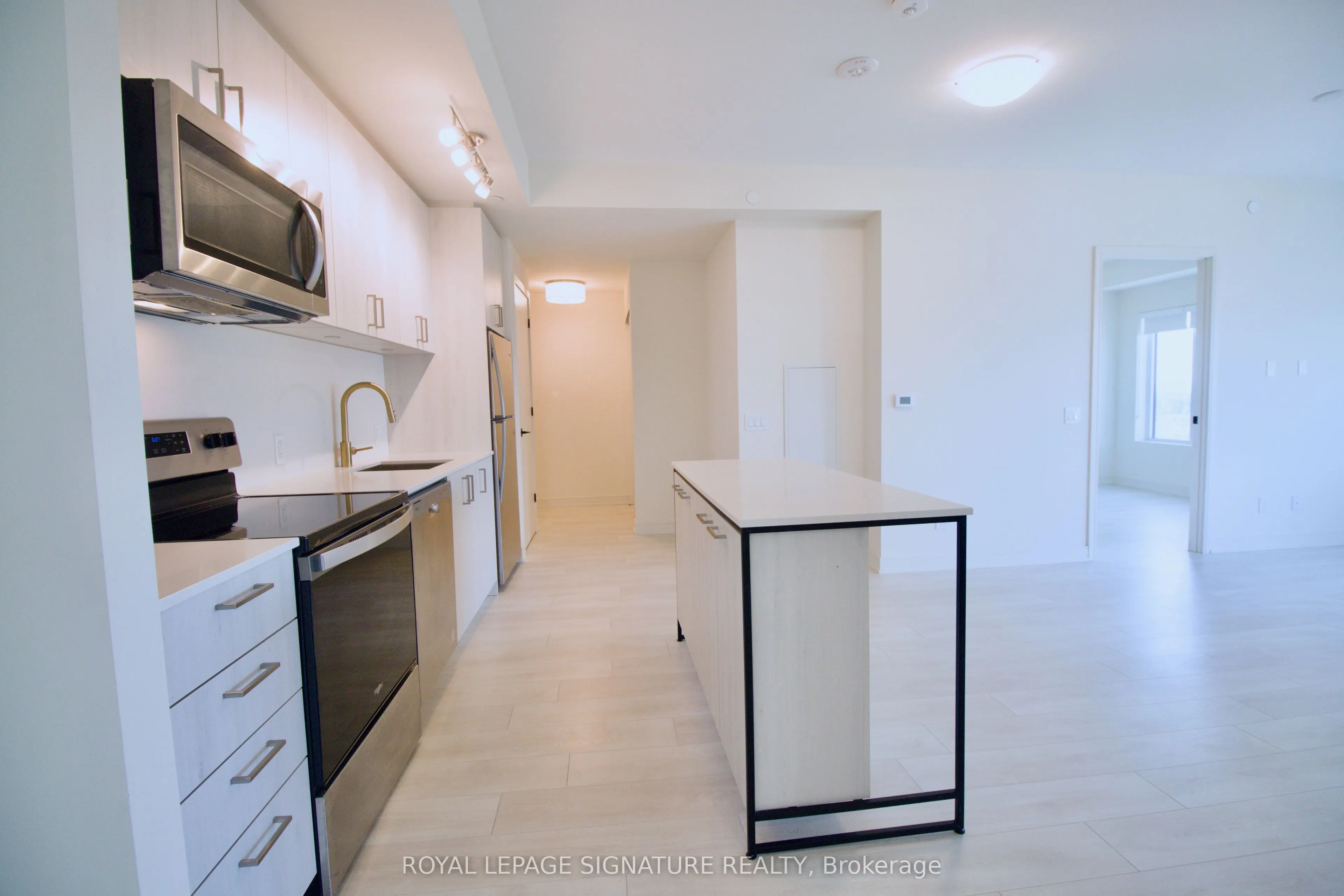 8010 Derry Road, #1007