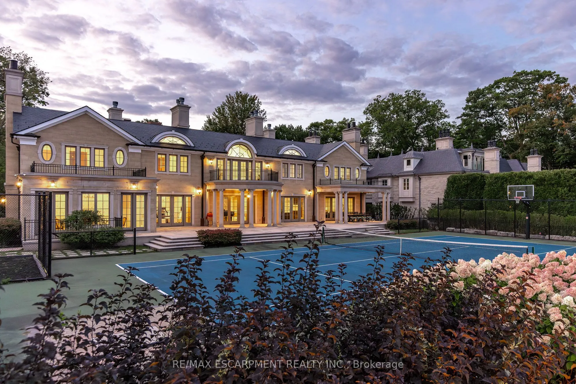 1092 Argyle Drive