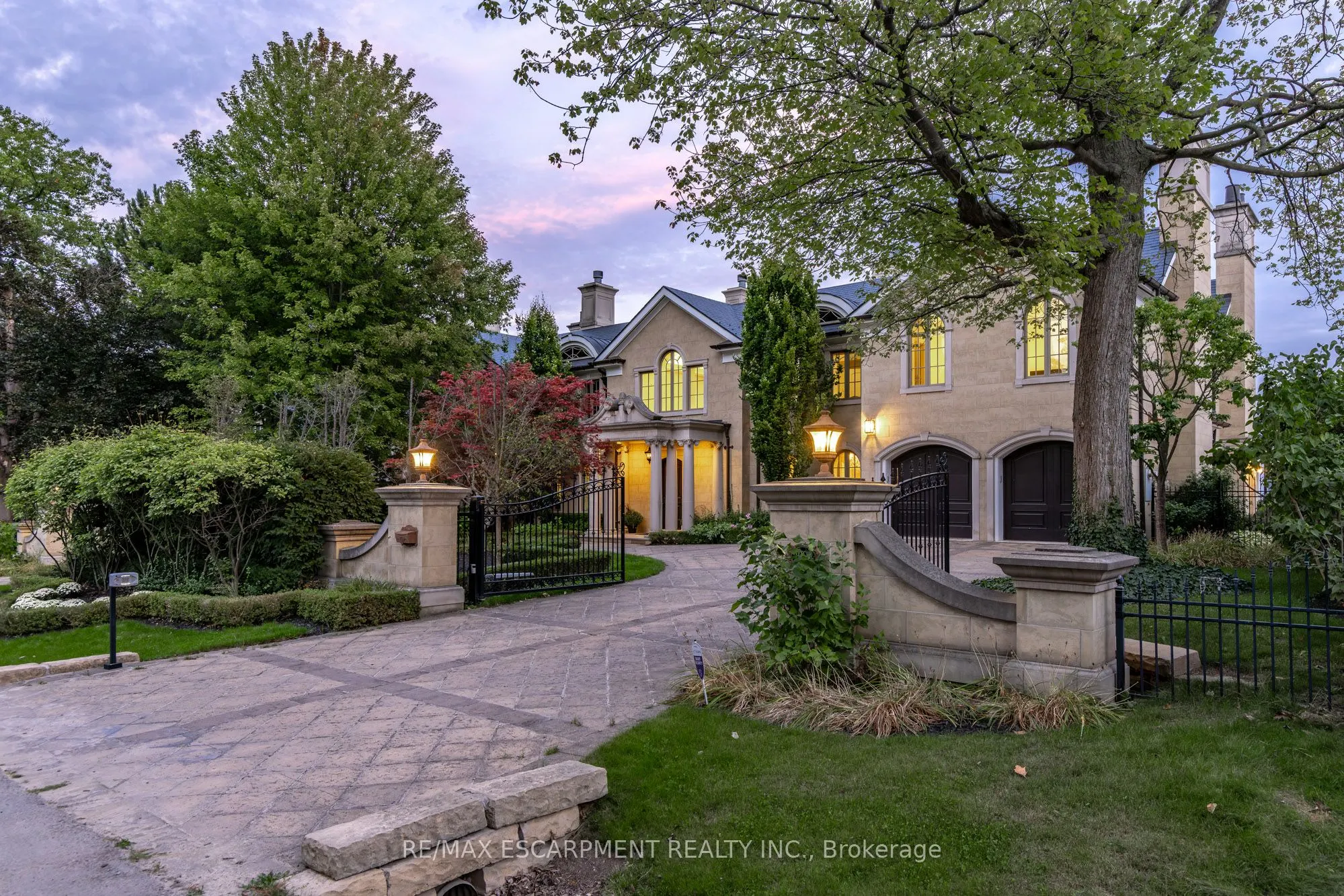 1092 Argyle Drive