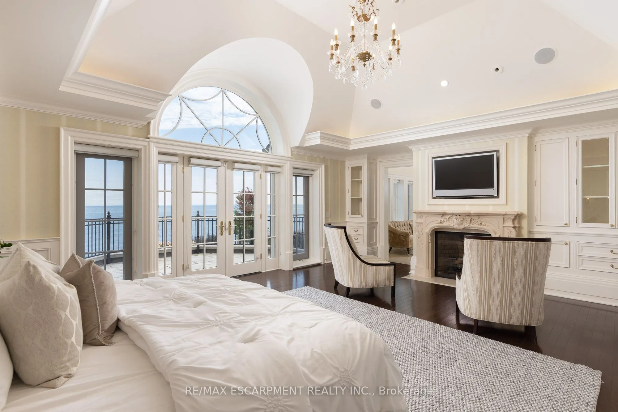 1092 Argyle Drive
