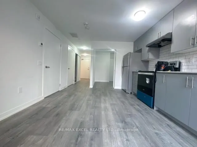 3401 Ridgeway Drive, #403