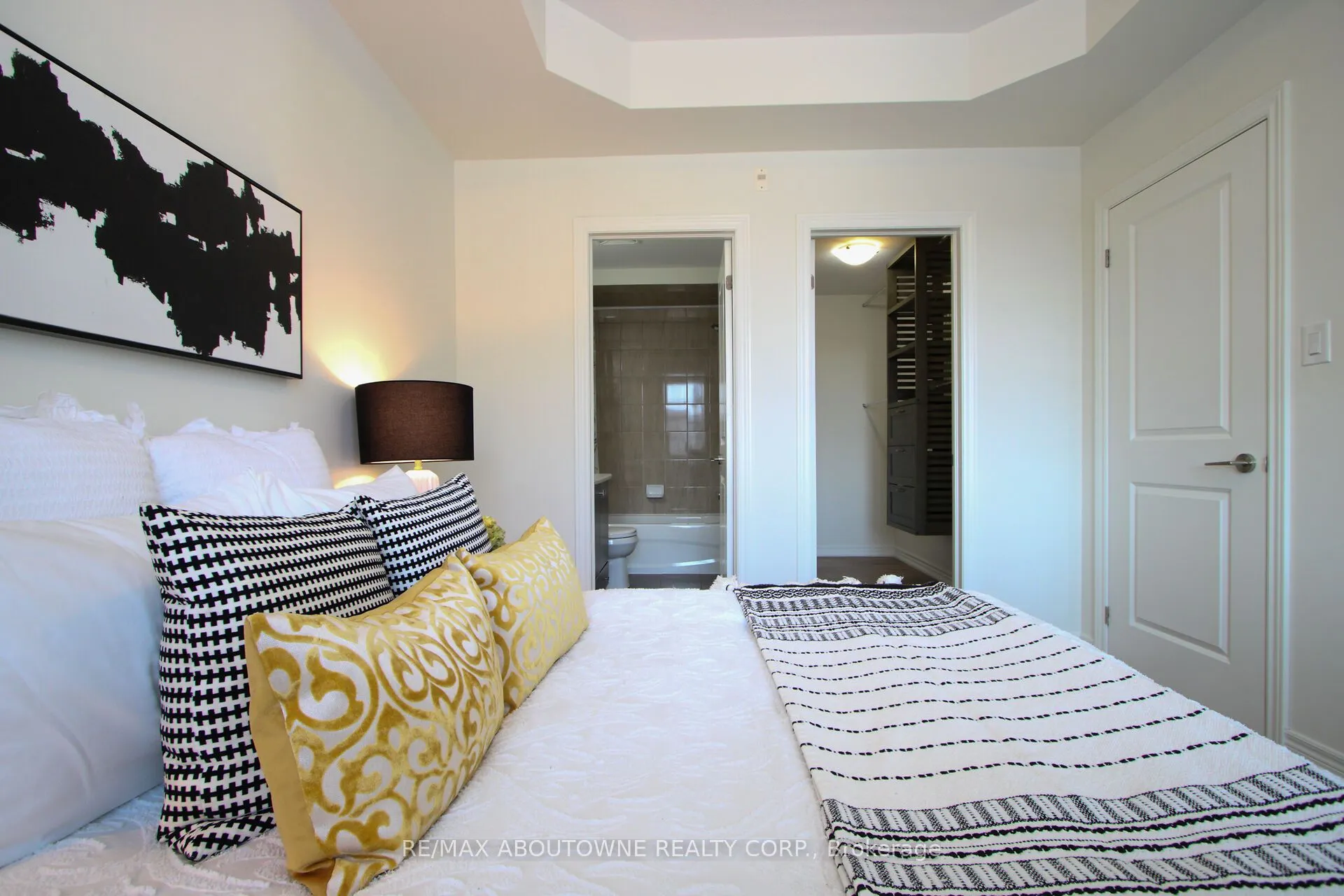 2339 Sawgrass Drive, #206