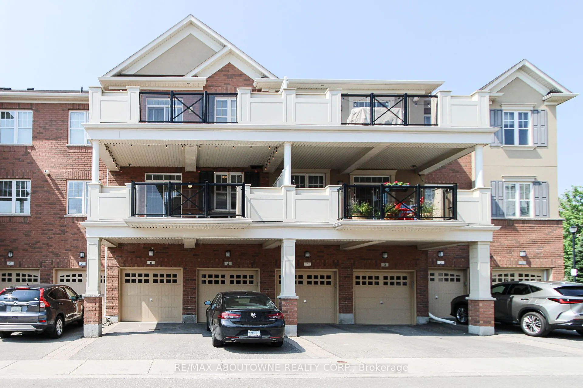 2339 Sawgrass Drive, #206