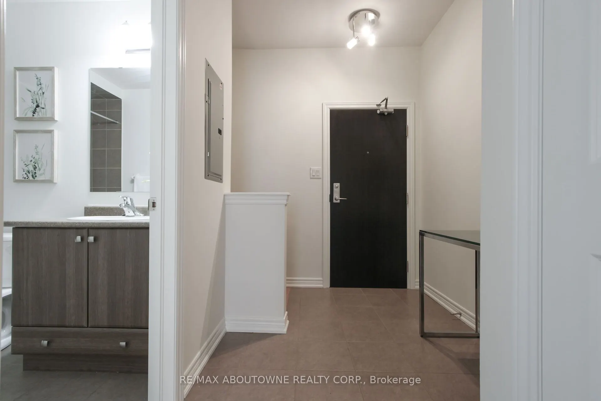2339 Sawgrass Drive, #206