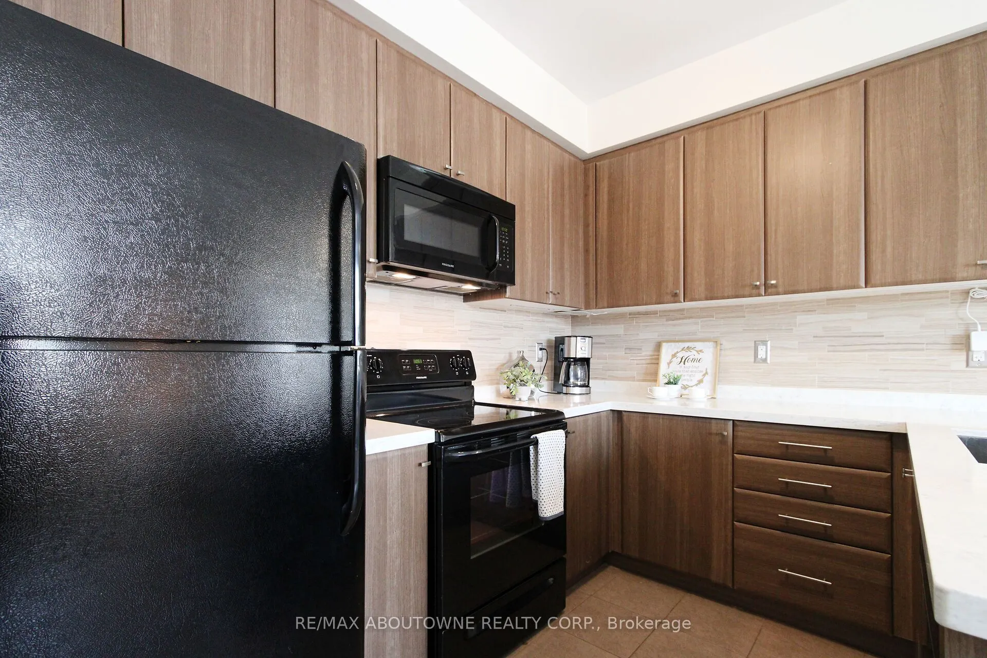 2339 Sawgrass Drive, #206