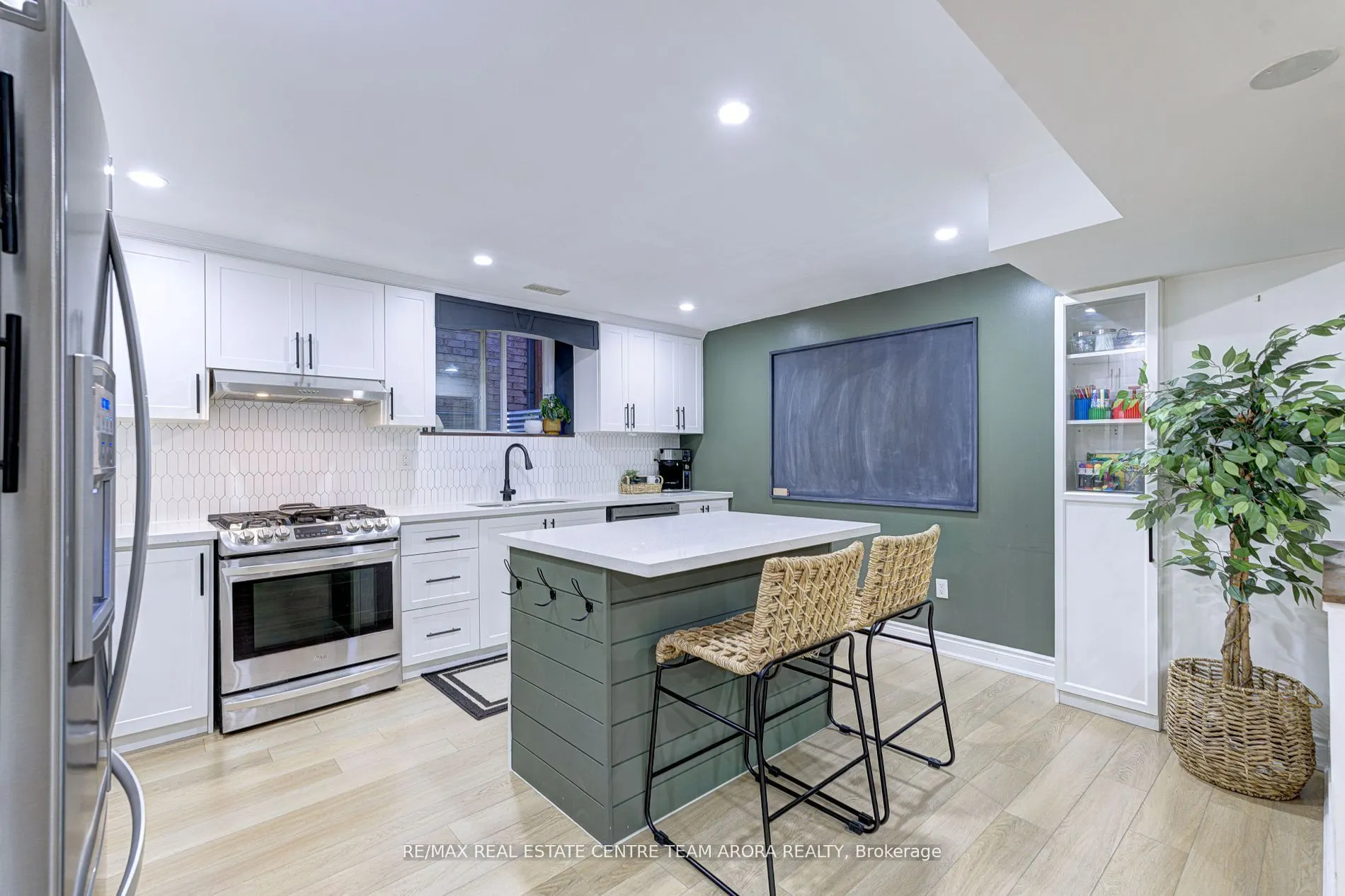 8 Haywood Drive