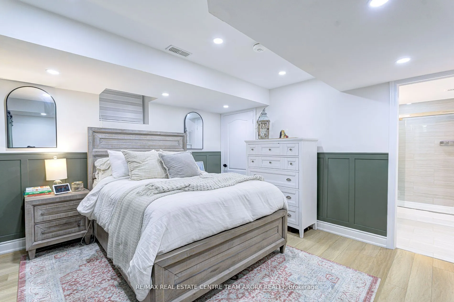 8 Haywood Drive