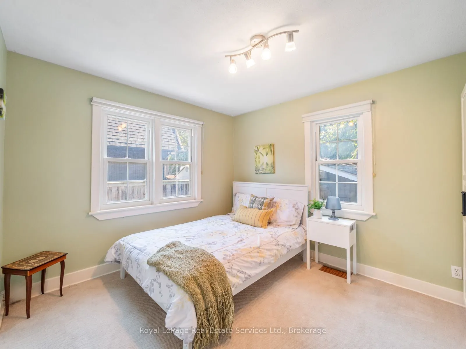 938 King Road
