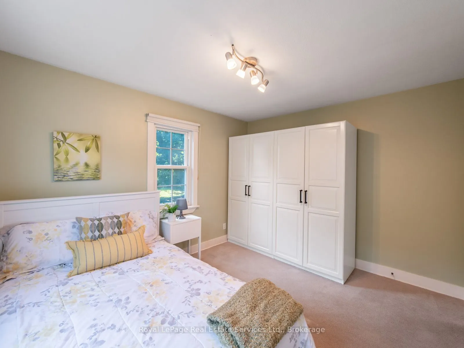 938 King Road