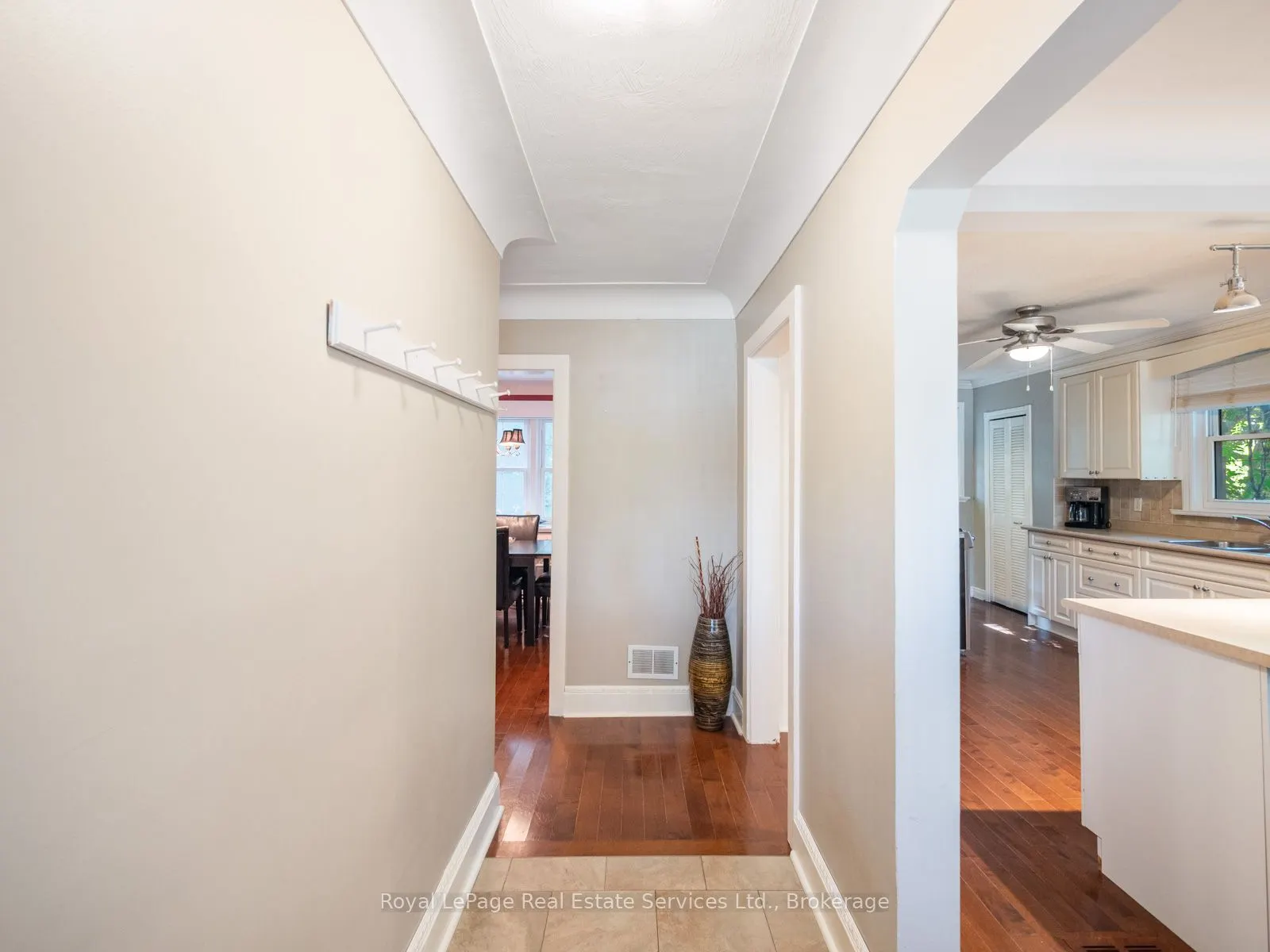 938 King Road