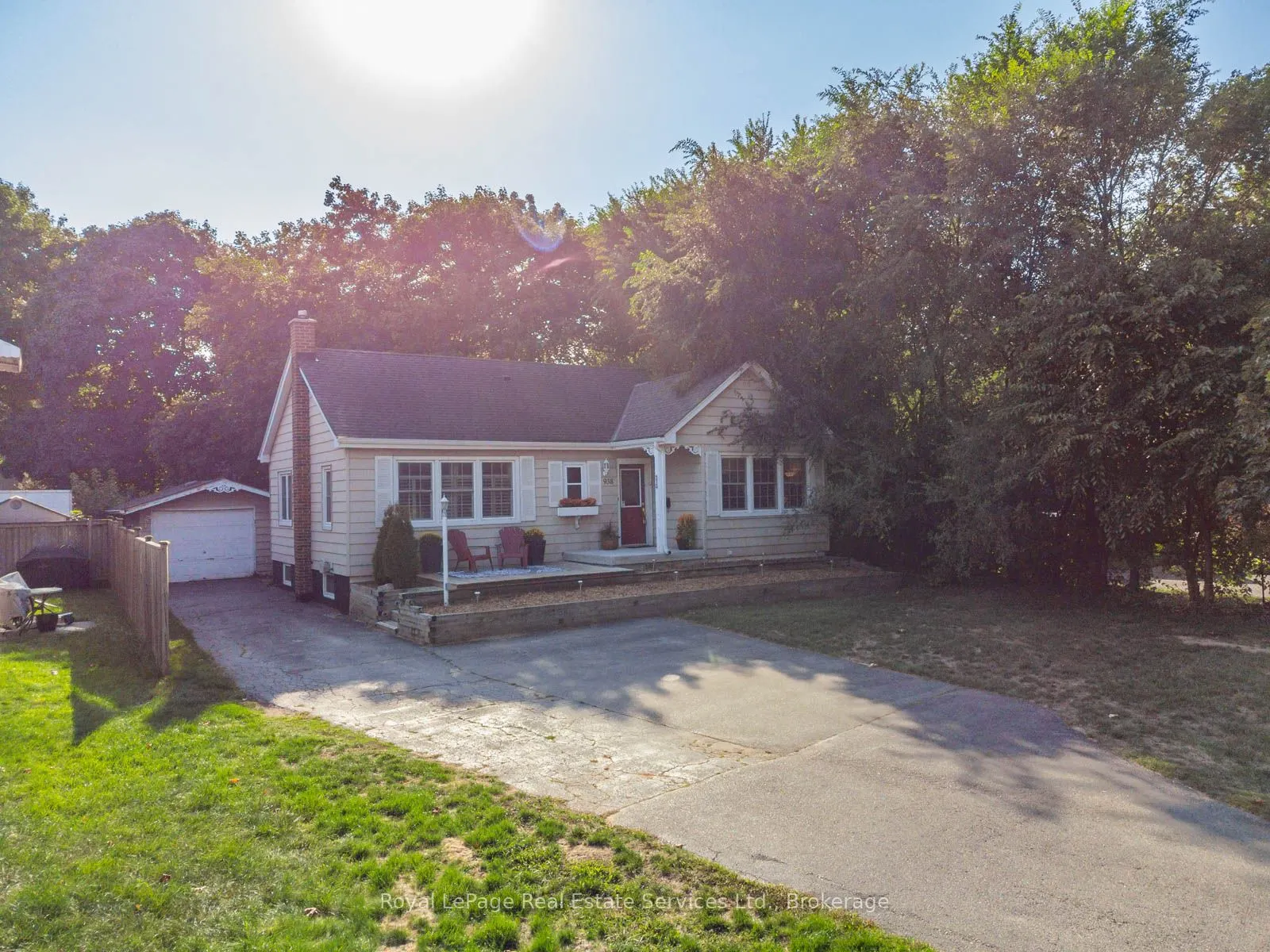 938 King Road