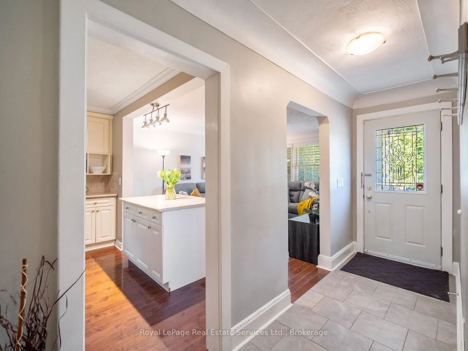 938 King Road