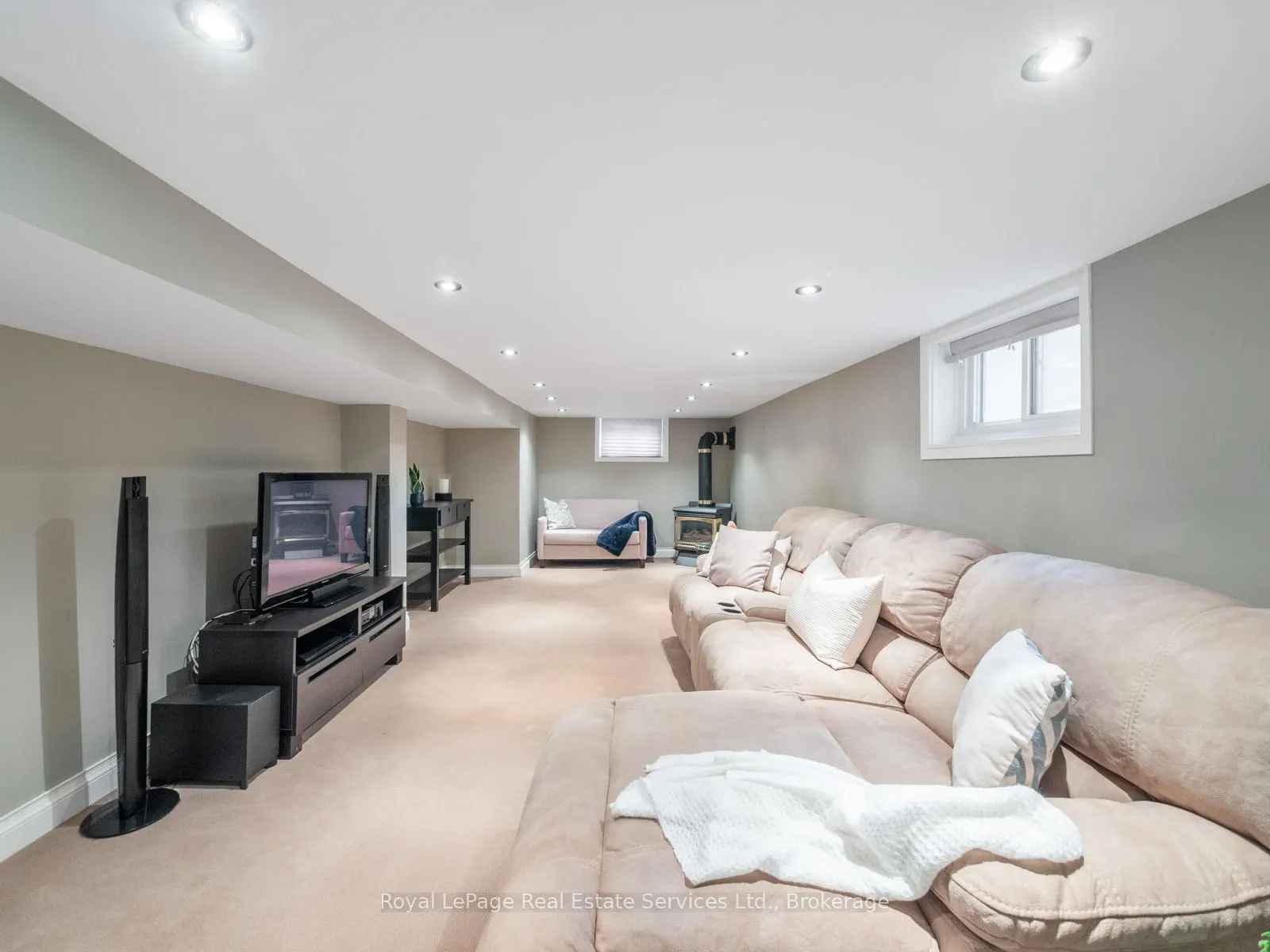 938 King Road