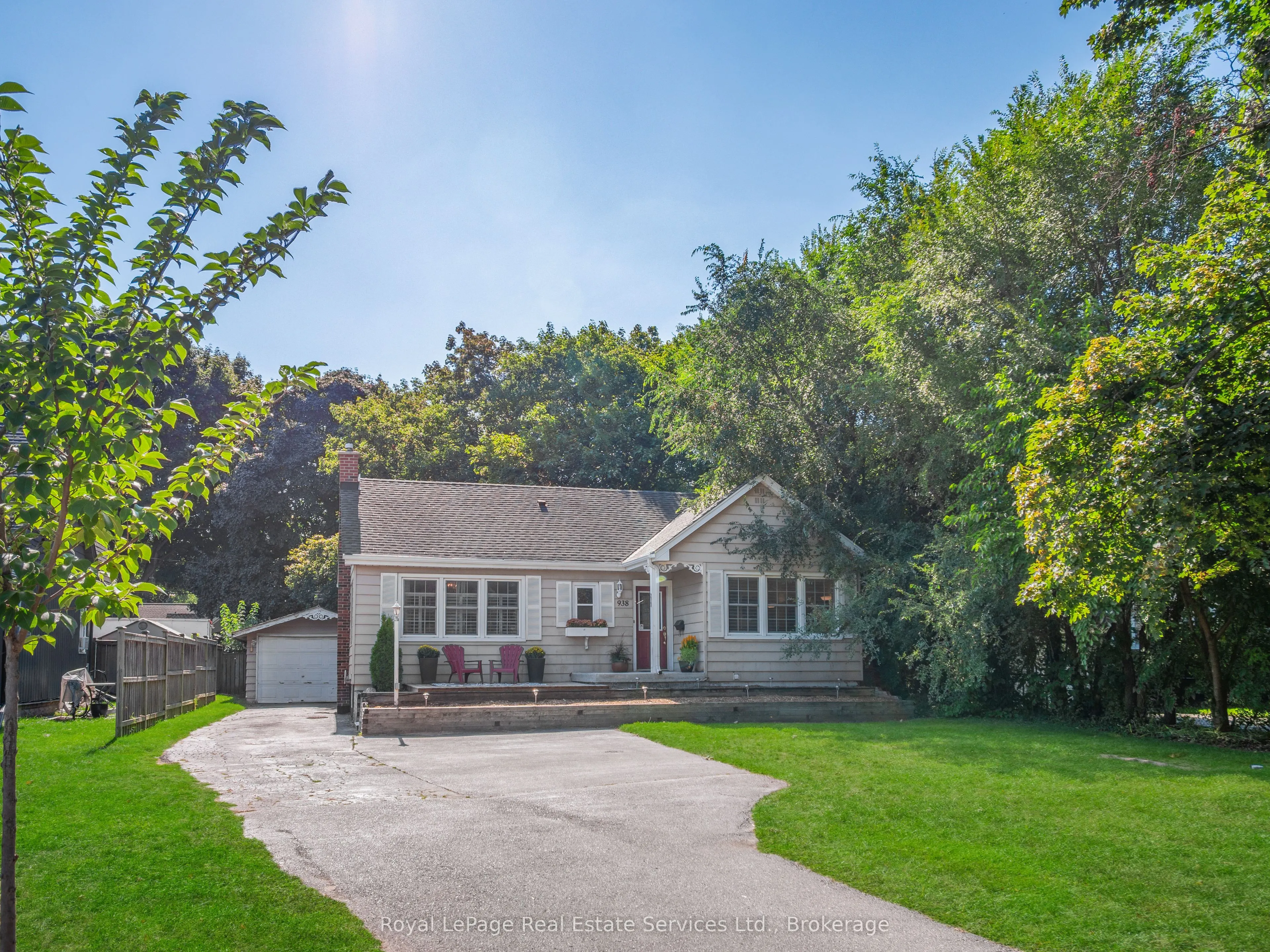 938 King Road
