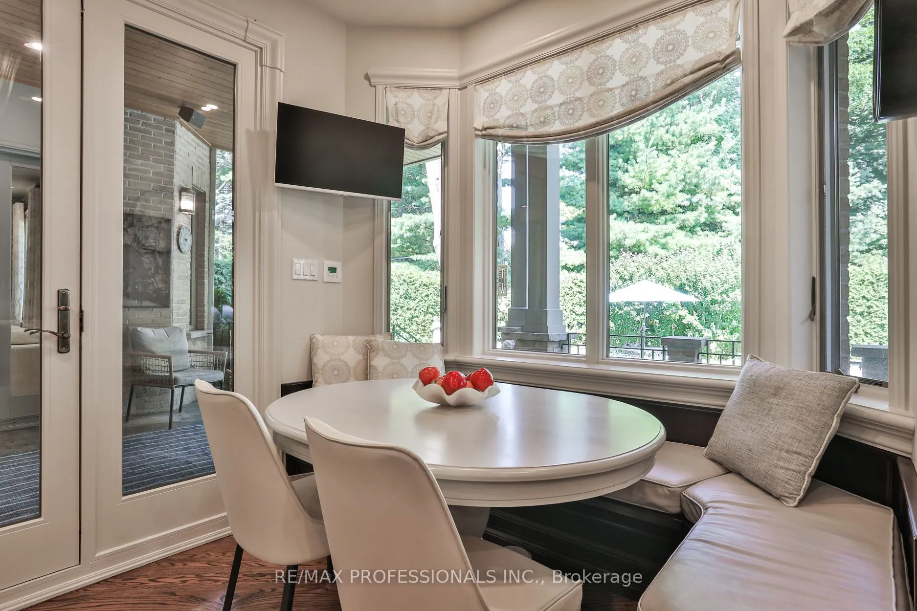 106 Chestnut Hills Parkway