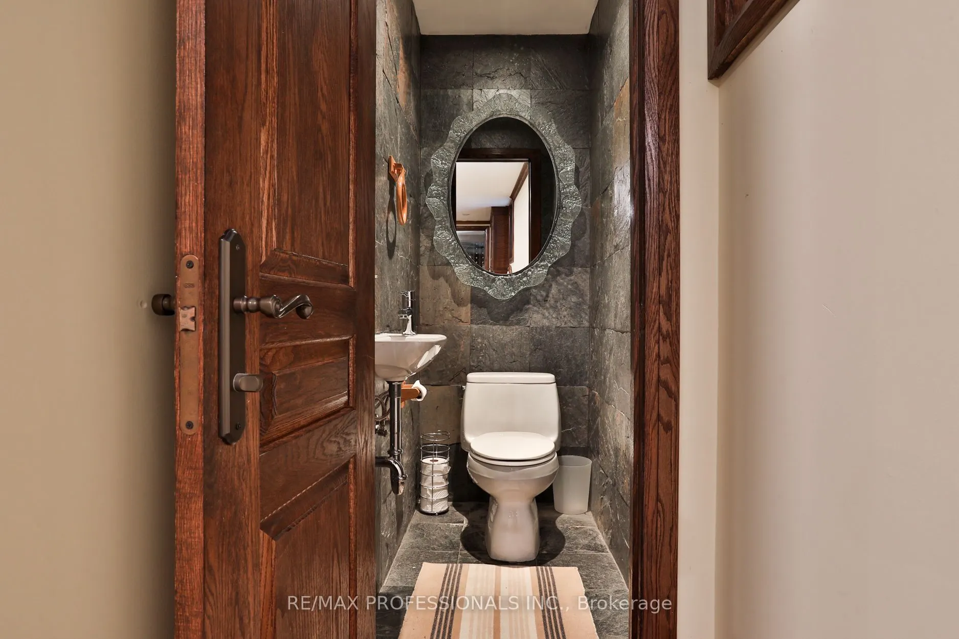 106 Chestnut Hills Parkway