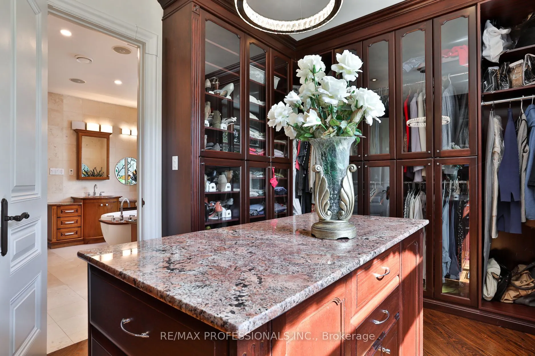 106 Chestnut Hills Parkway