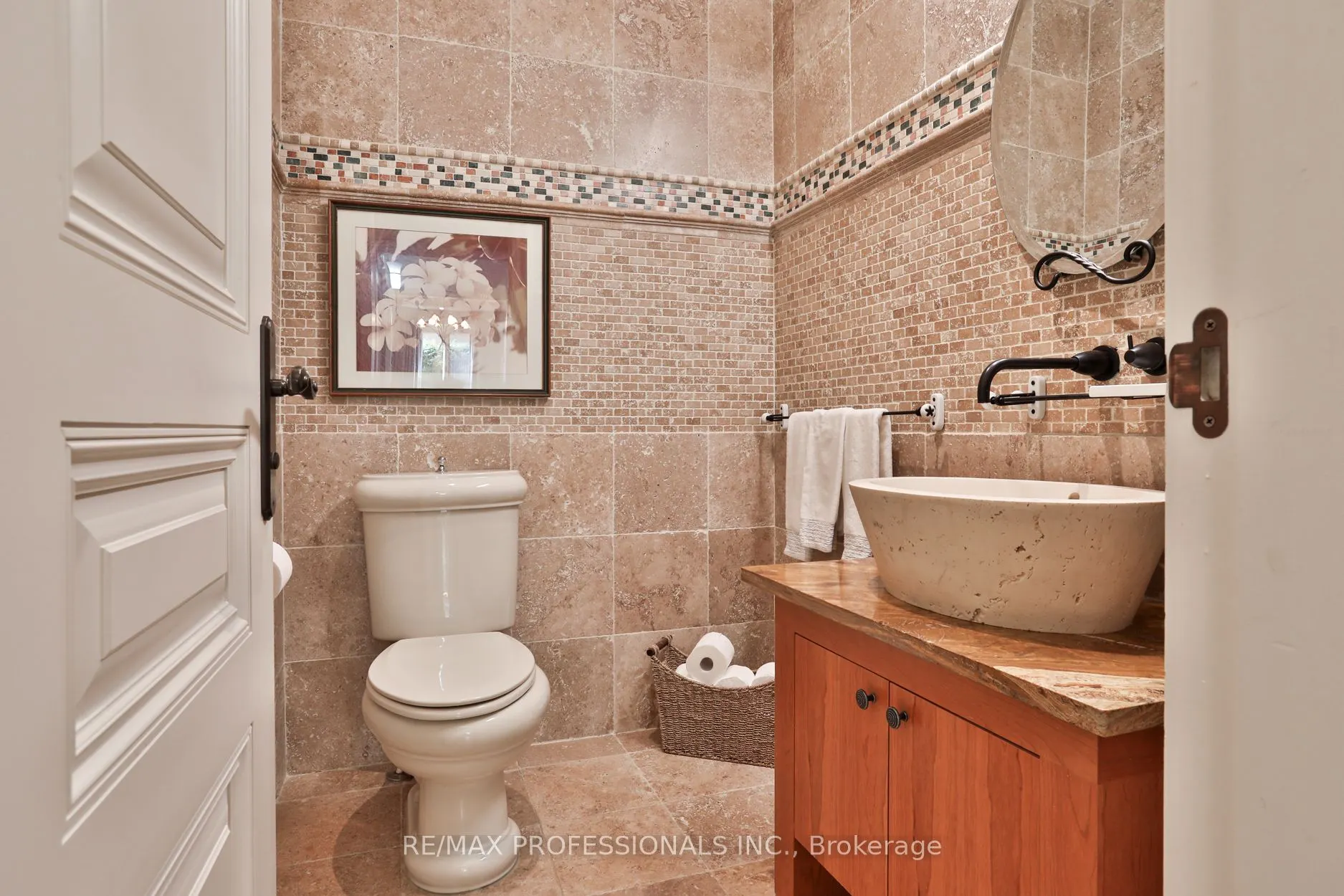 106 Chestnut Hills Parkway
